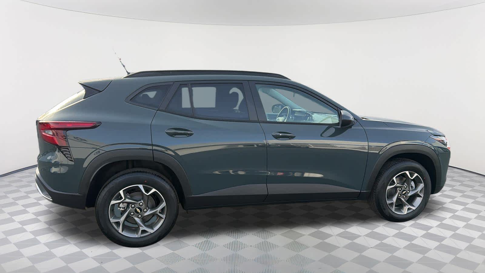 Thumbnail: 2026 Chevrolet Trax - 4