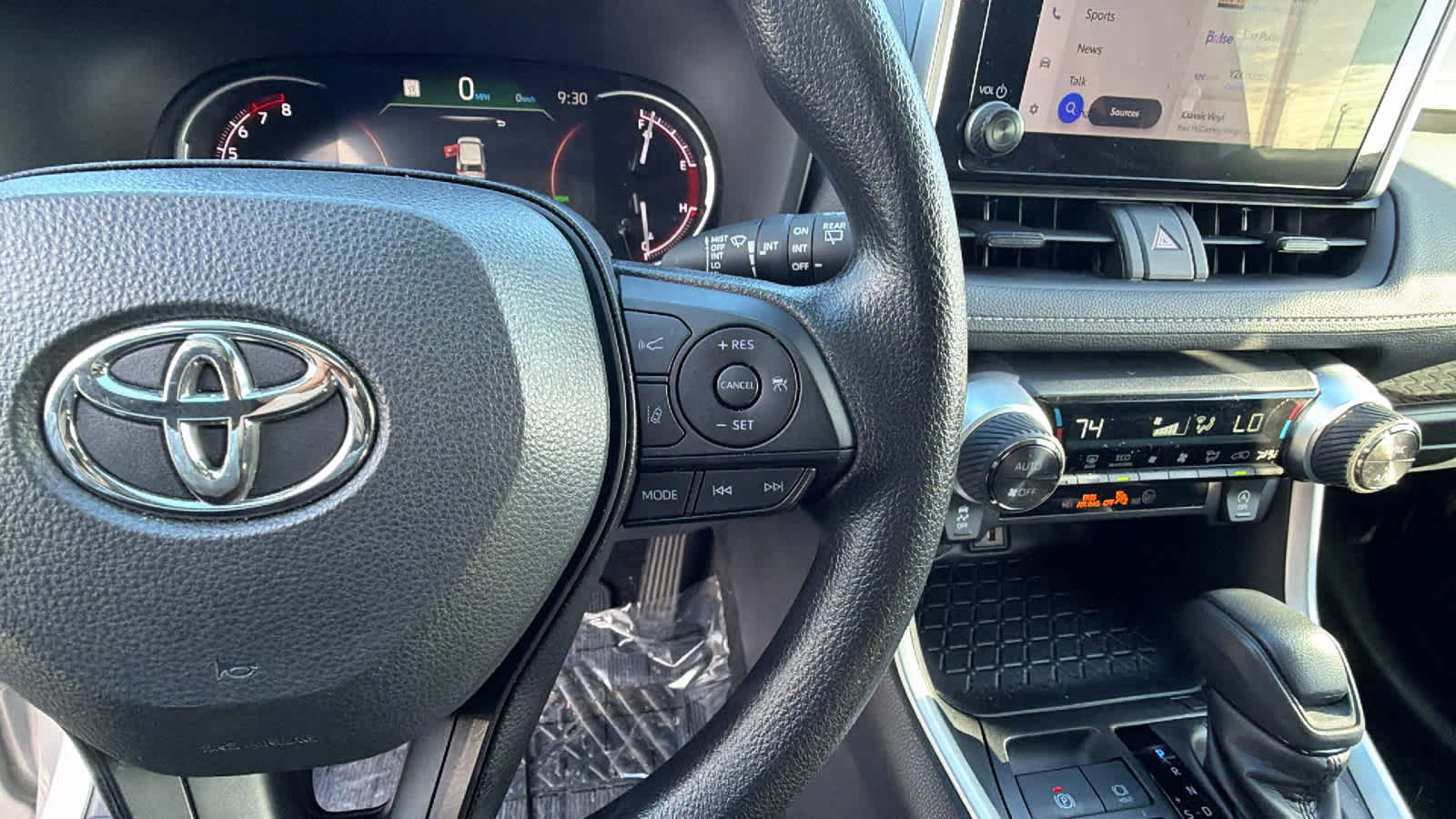 Thumbnail: 2024 Toyota RAV4 - 20