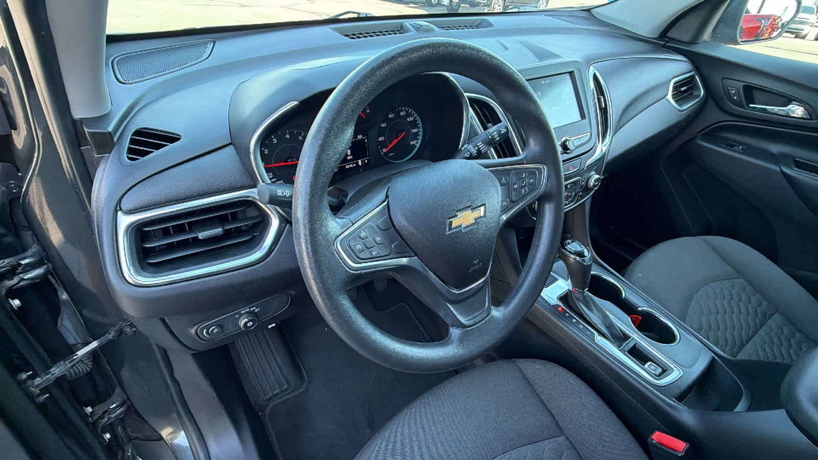 Thumbnail: 2018 Chevrolet Equinox - 10