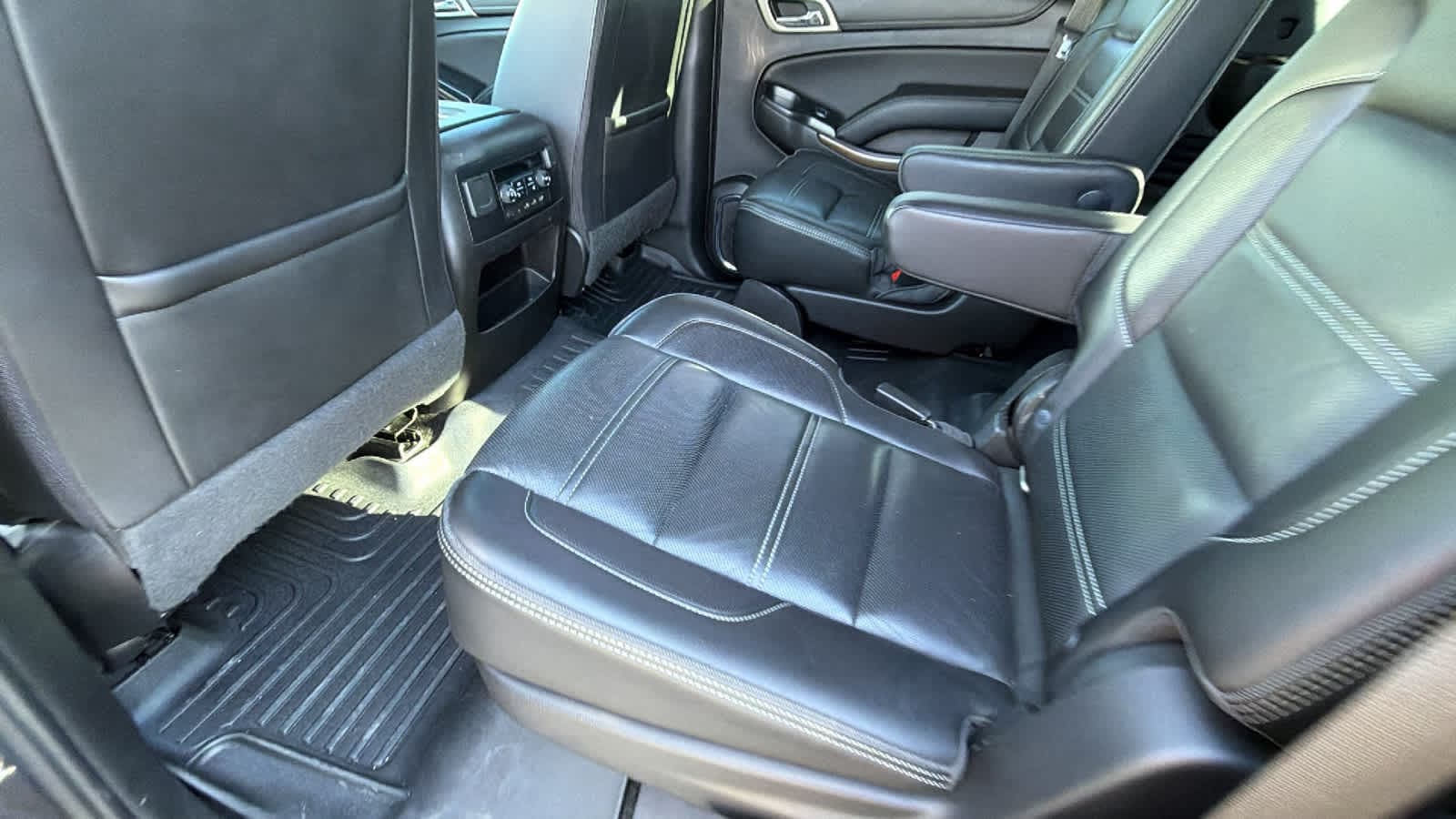 Thumbnail: 2018 GMC Yukon - 17