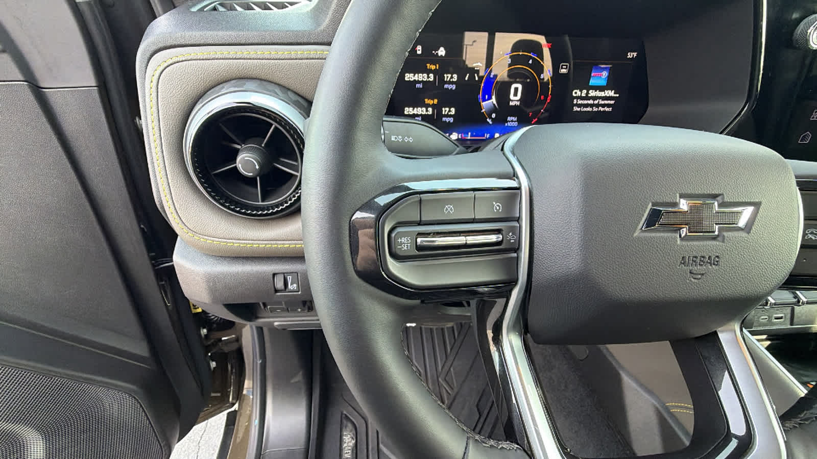 Thumbnail: 2025 Chevrolet Colorado - 19