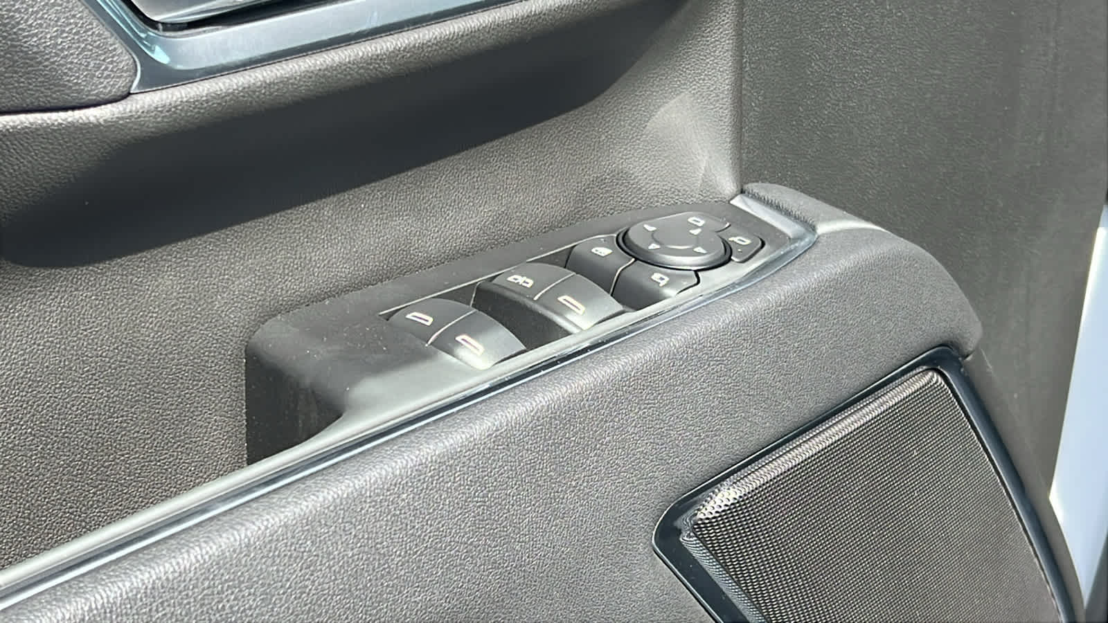 Thumbnail: 2025 Chevrolet Silverado 2500 - 22