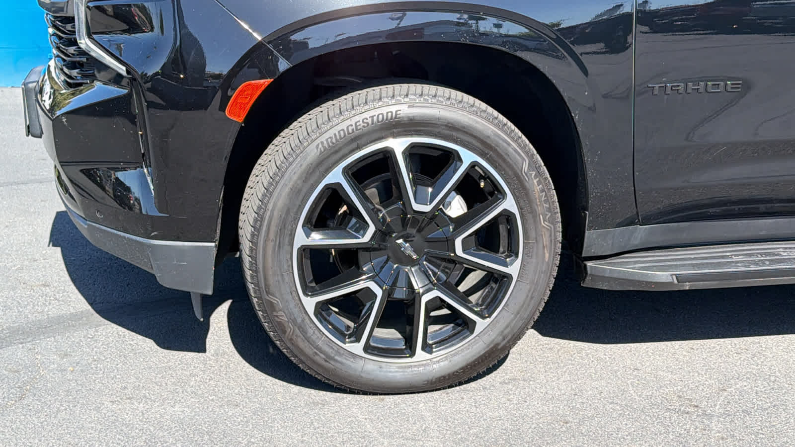 Thumbnail: 2022 Chevrolet Tahoe - 8