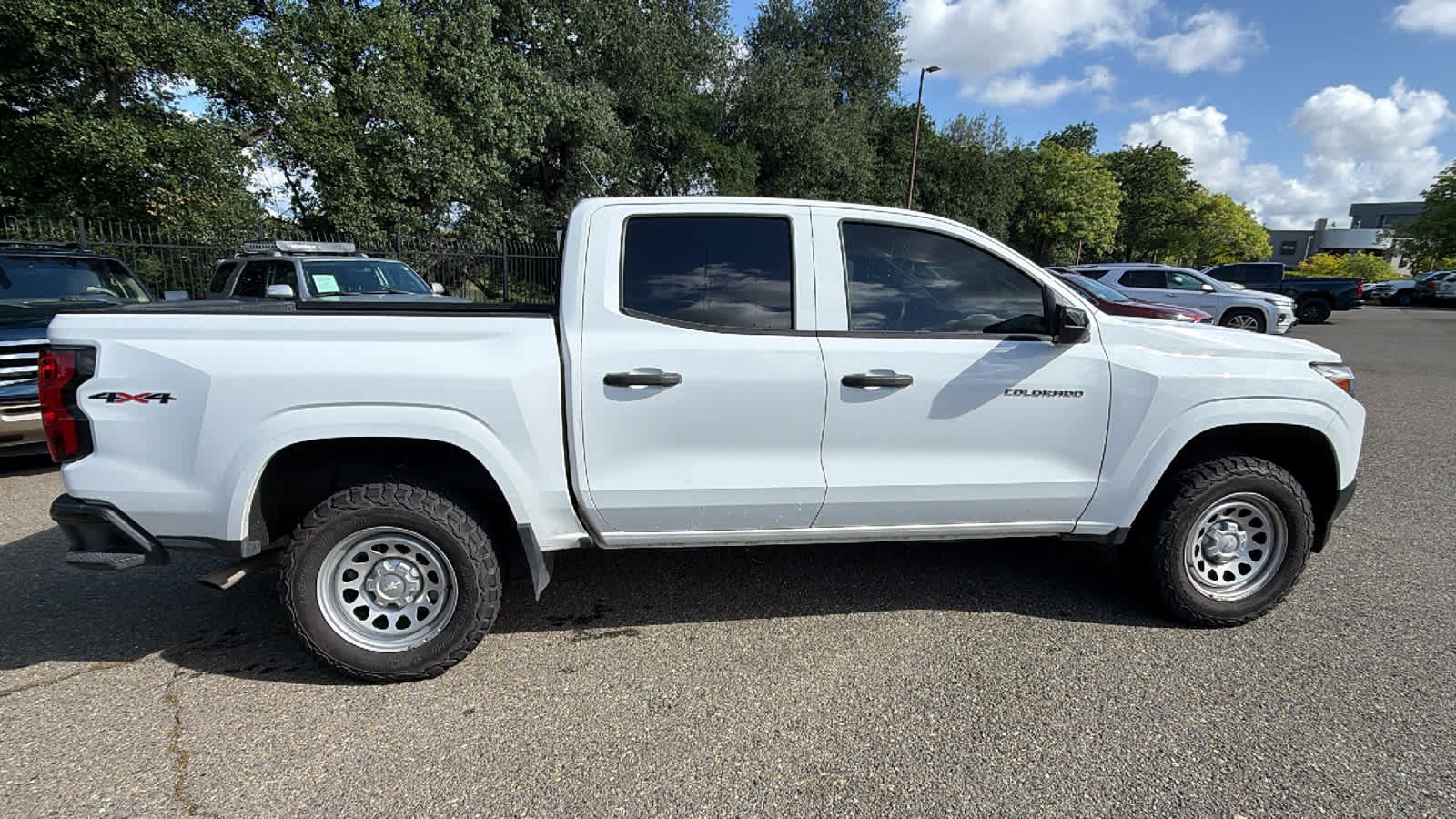Thumbnail: 2023 Chevrolet Colorado - 4