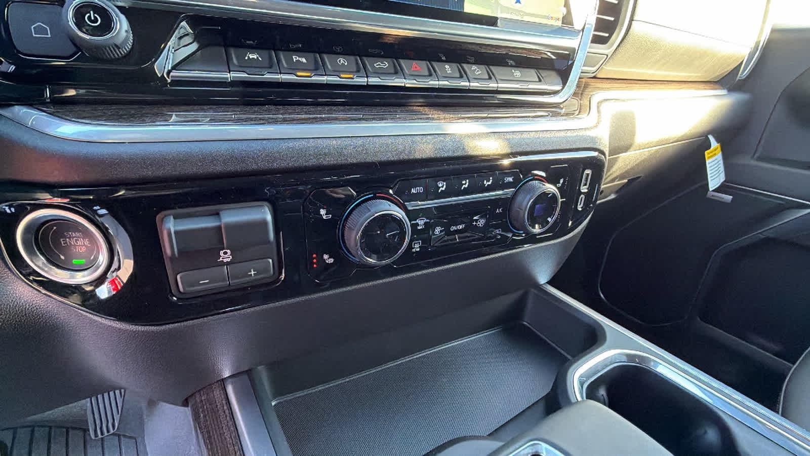 Thumbnail: 2026 Chevrolet Silverado 1500 - 14