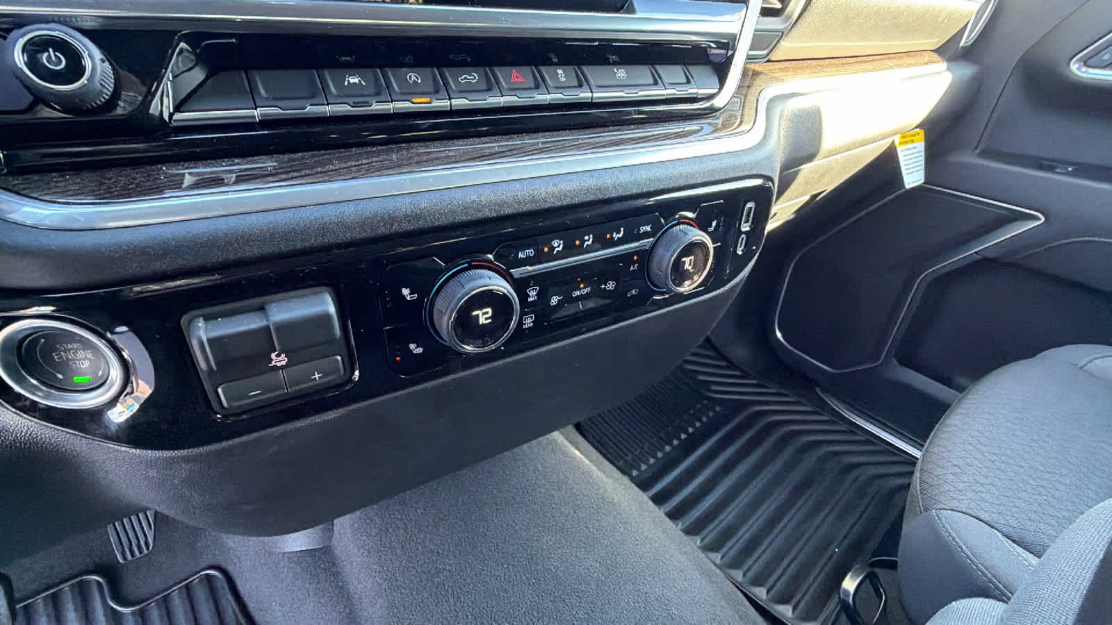 Thumbnail: 2026 Chevrolet Silverado 1500 - 14