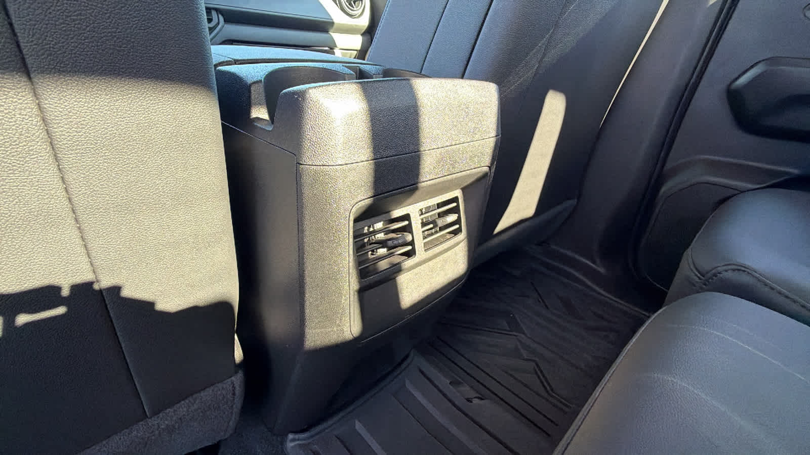 Thumbnail: 2025 Chevrolet Colorado - 25