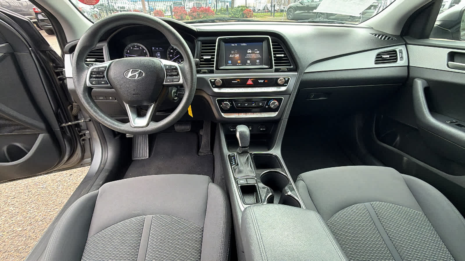 Thumbnail: 2019 Hyundai Sonata - 18