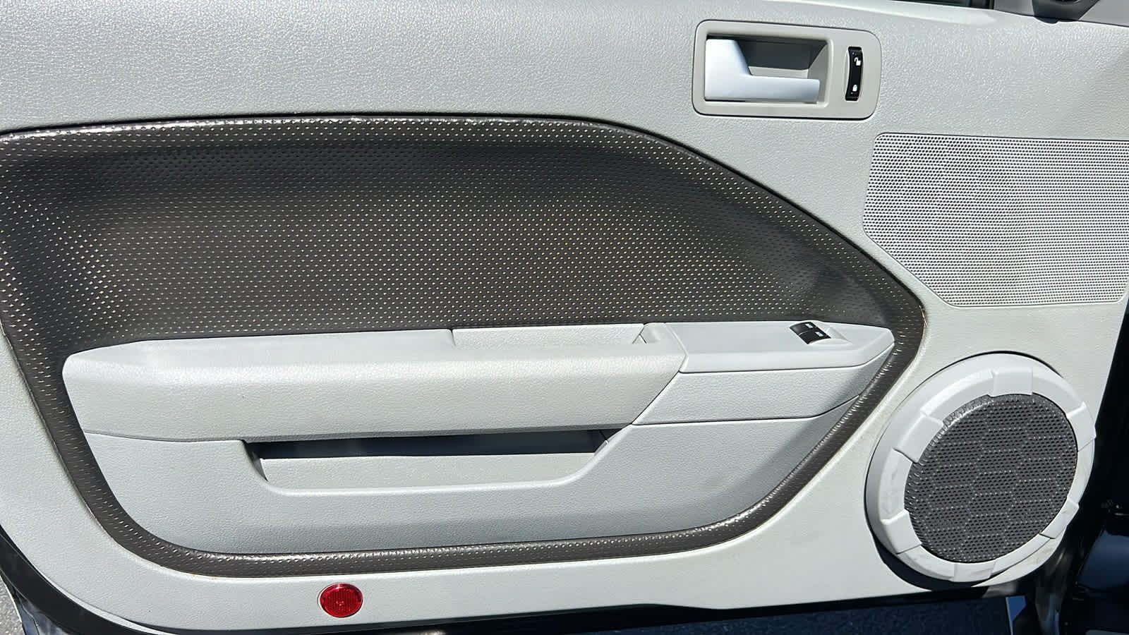Thumbnail: 2007 Ford Mustang - 23