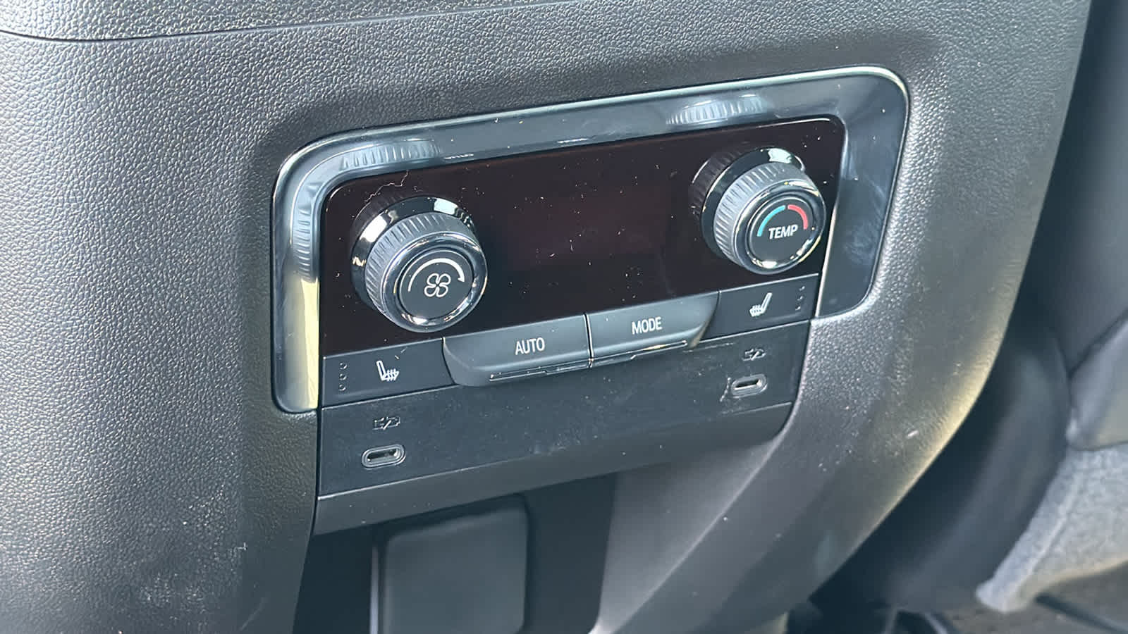 2026 Chevrolet Suburban High Country - Photo 25