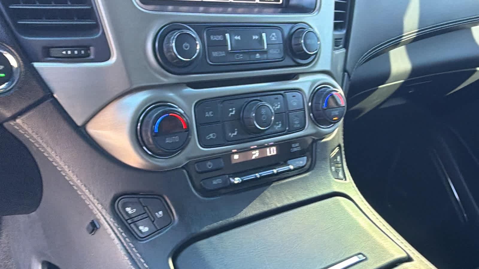 Thumbnail: 2018 GMC Yukon - 13