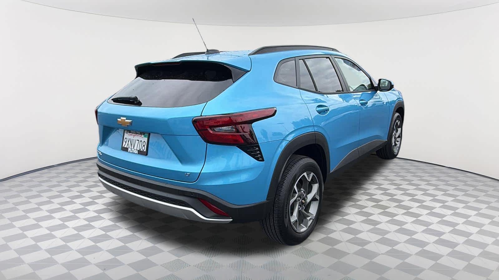 Thumbnail: 2026 Chevrolet Trax - 5