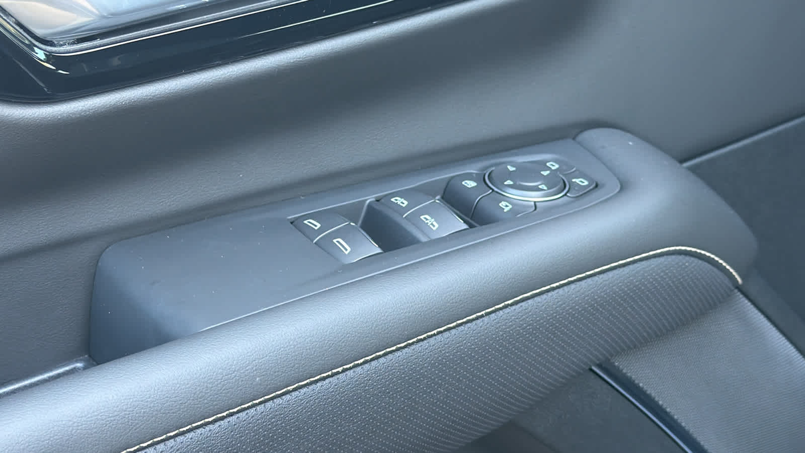 Thumbnail: 2025 Chevrolet Suburban - 22