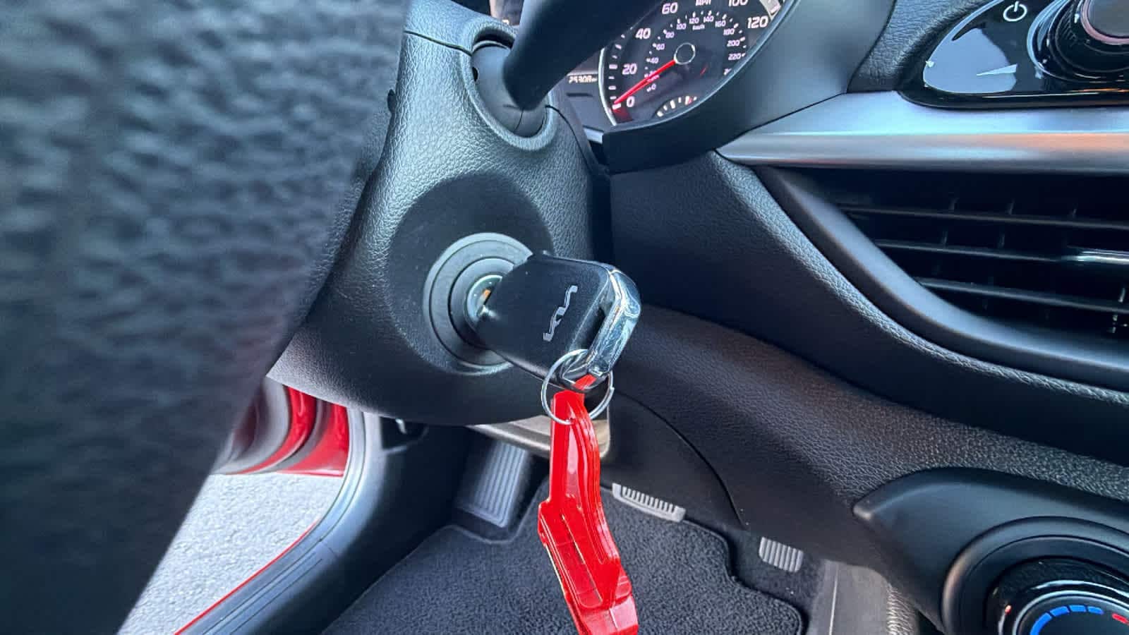 Thumbnail: 2023 Kia Forte - 17