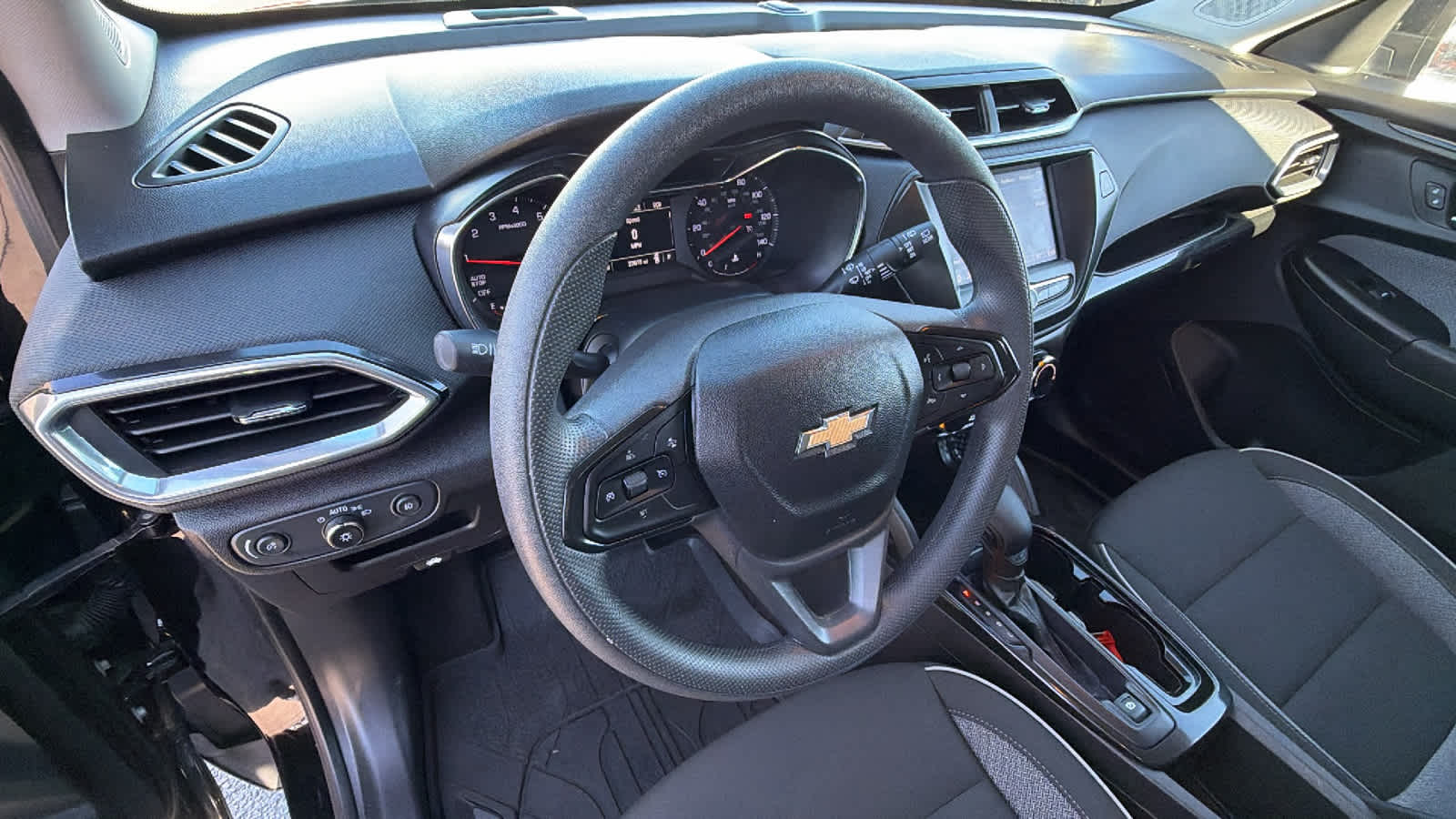 Thumbnail: 2023 Chevrolet TrailBlazer - 10