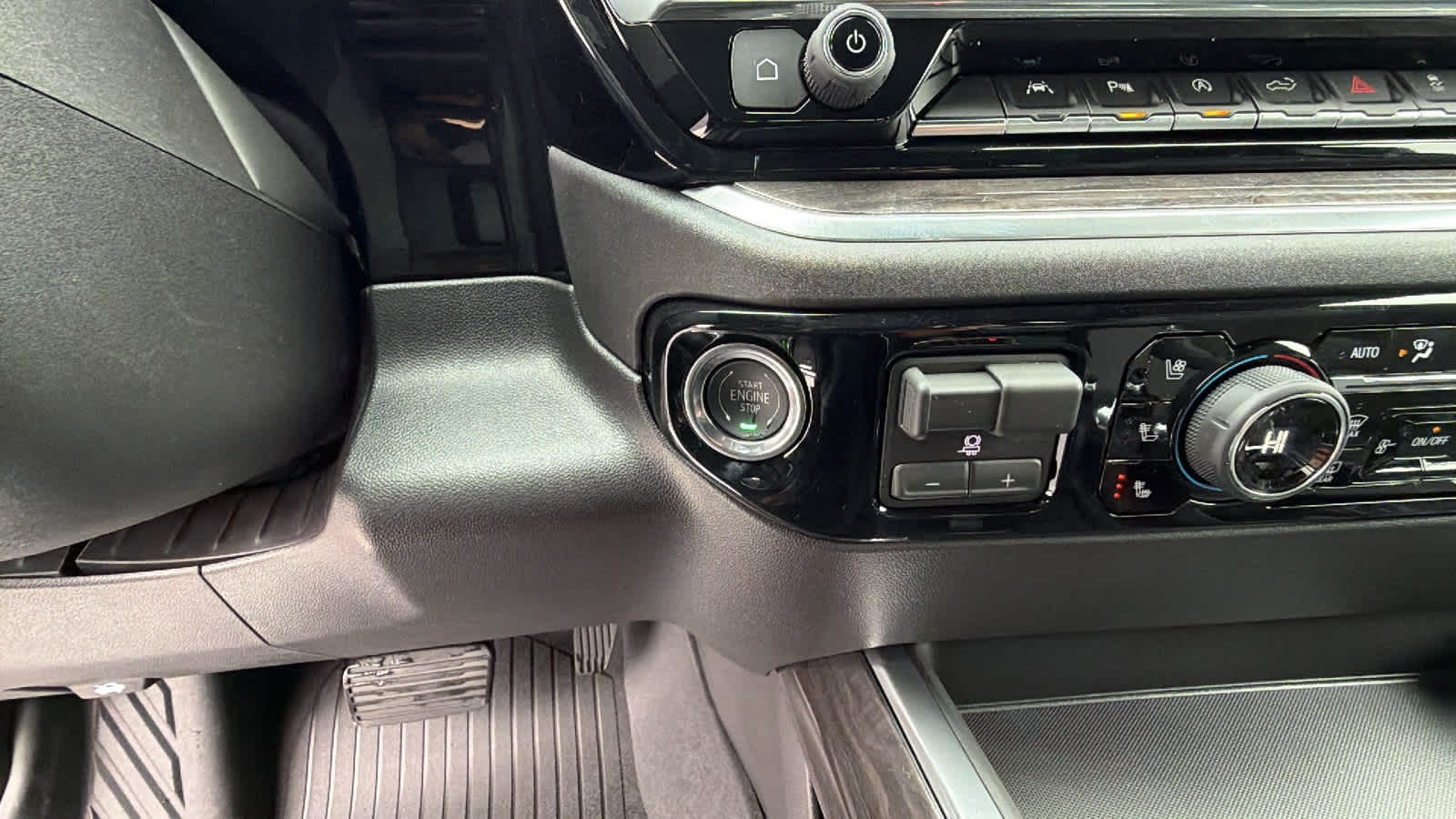 Thumbnail: 2026 Chevrolet Silverado 1500 - 17