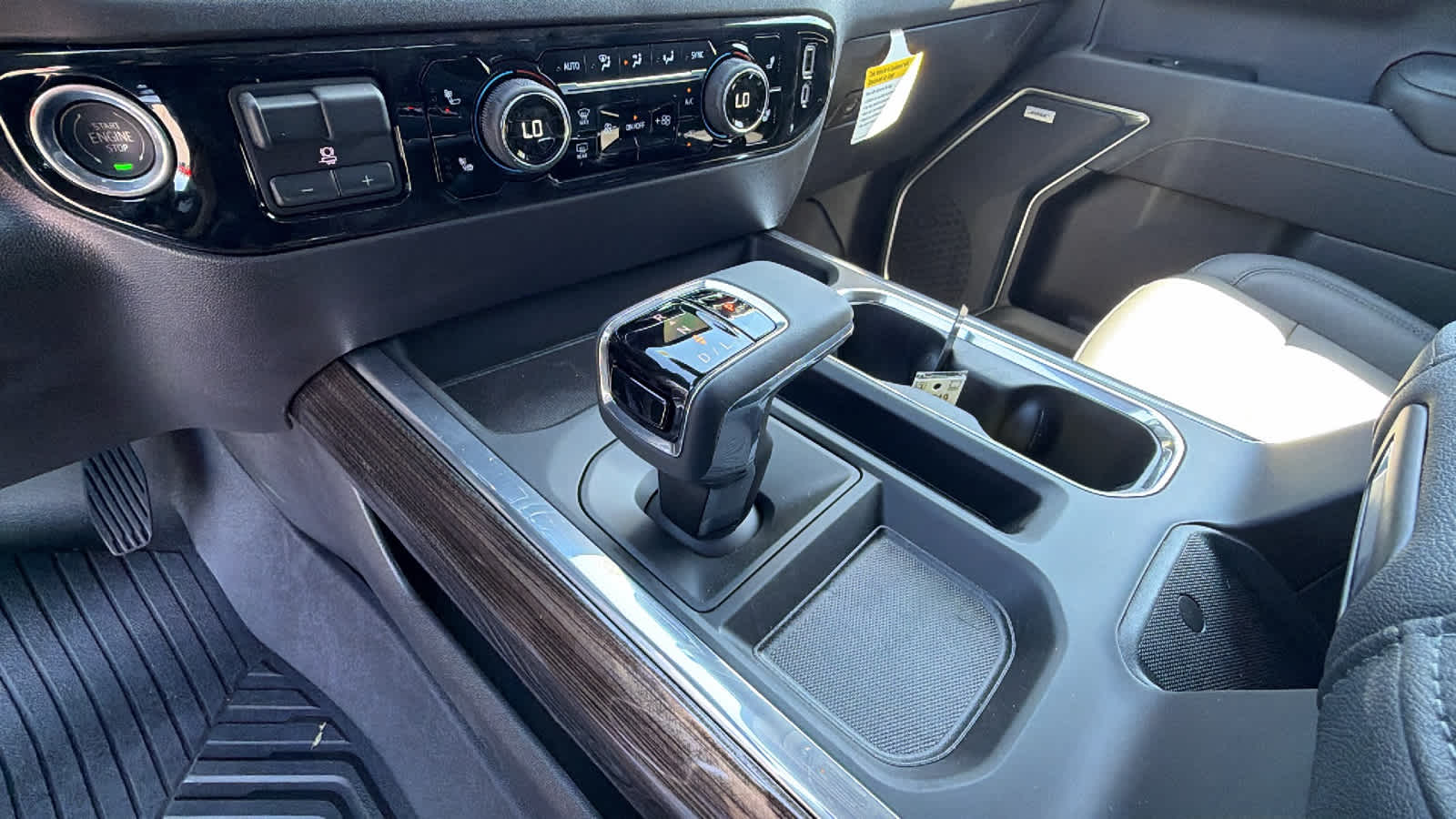 Thumbnail: 2026 Chevrolet Silverado 1500 - 13