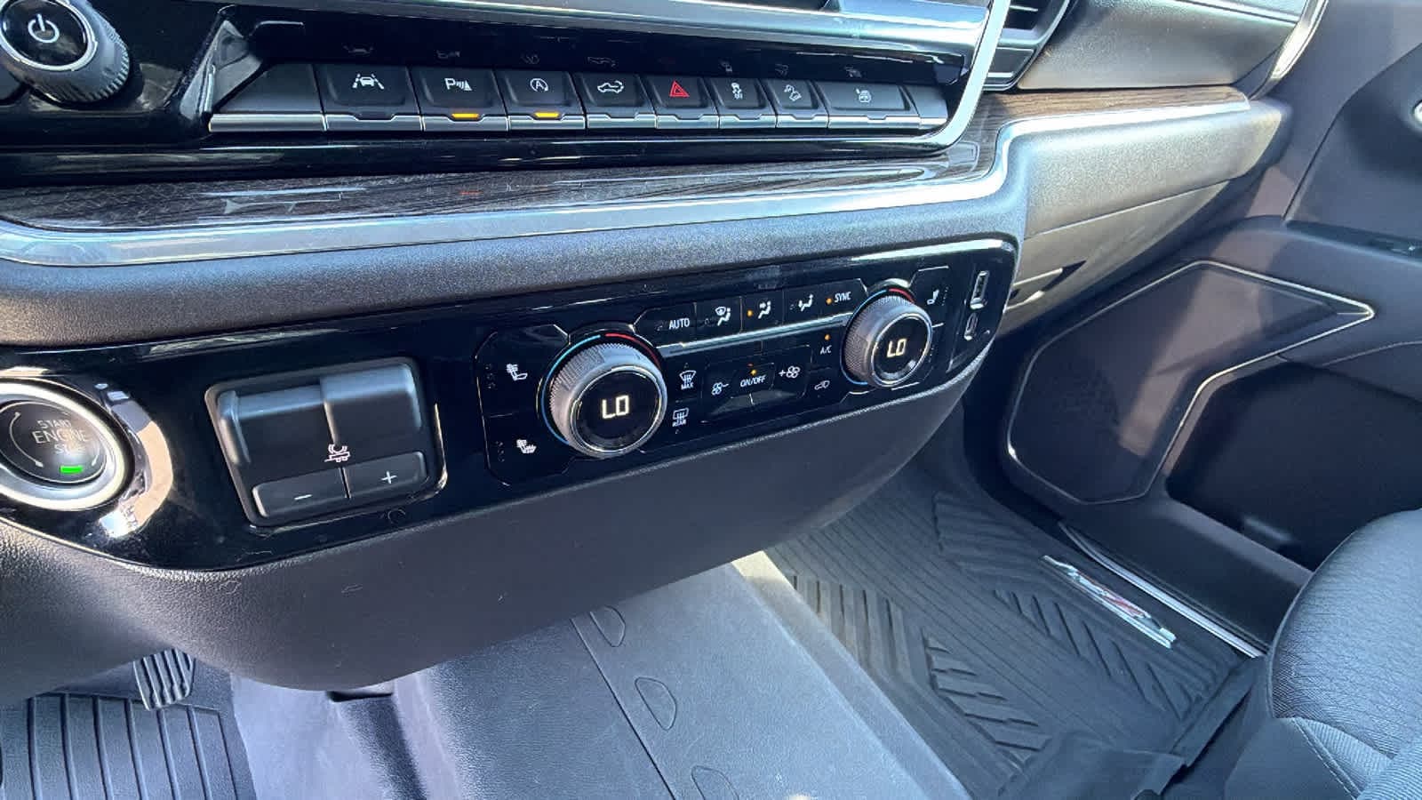 Thumbnail: 2025 Chevrolet Silverado 1500 - 14