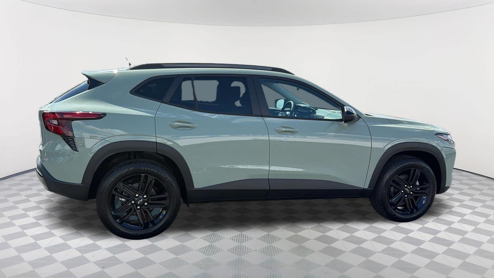 Thumbnail: 2026 Chevrolet Trax - 4