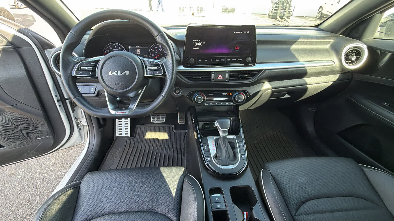 Thumbnail: 2024 Kia Forte - 18