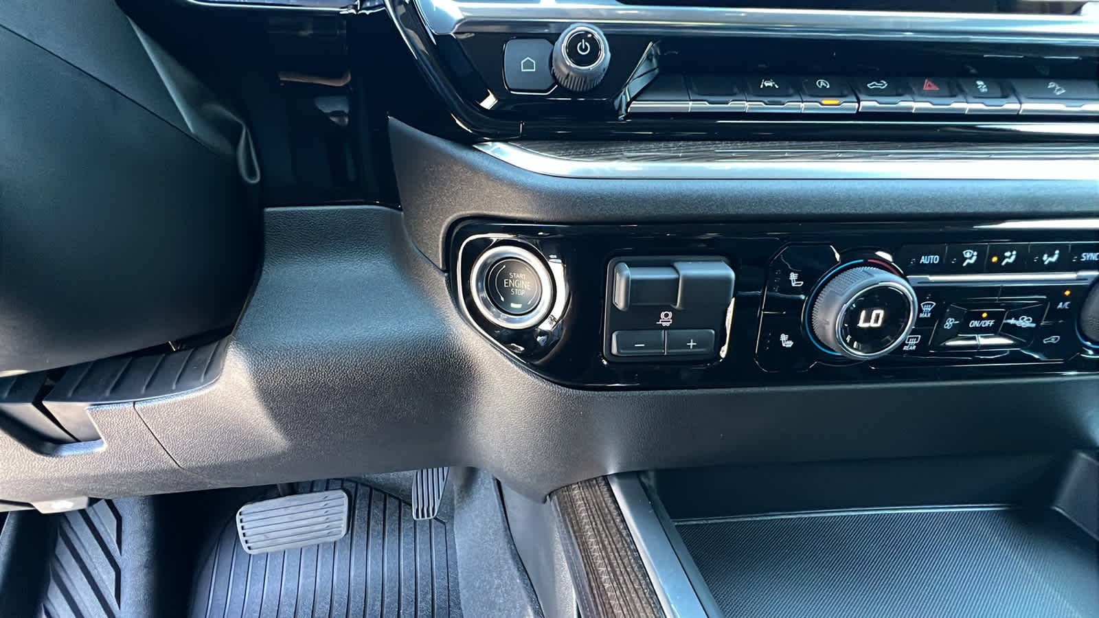 Thumbnail: 2026 Chevrolet Silverado 1500 - 17