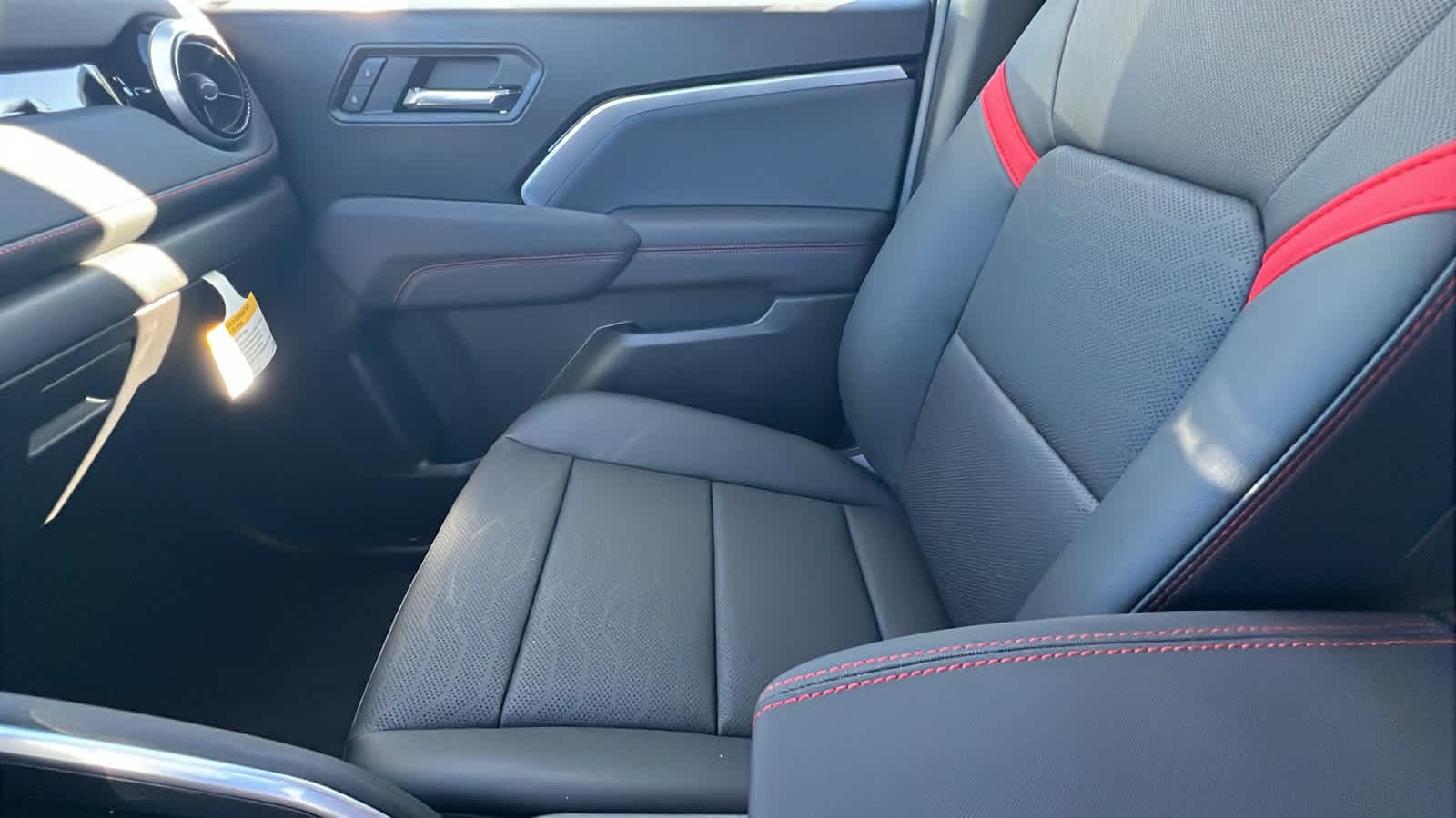 Thumbnail: 2026 Chevrolet Colorado - 12