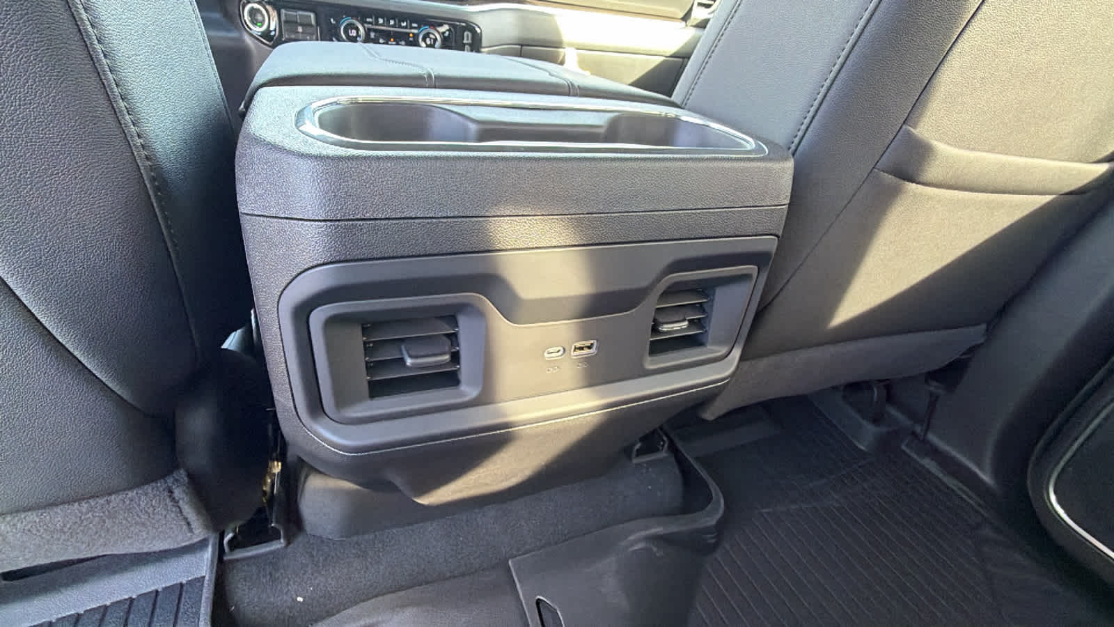Thumbnail: 2026 Chevrolet Silverado 1500 - 25