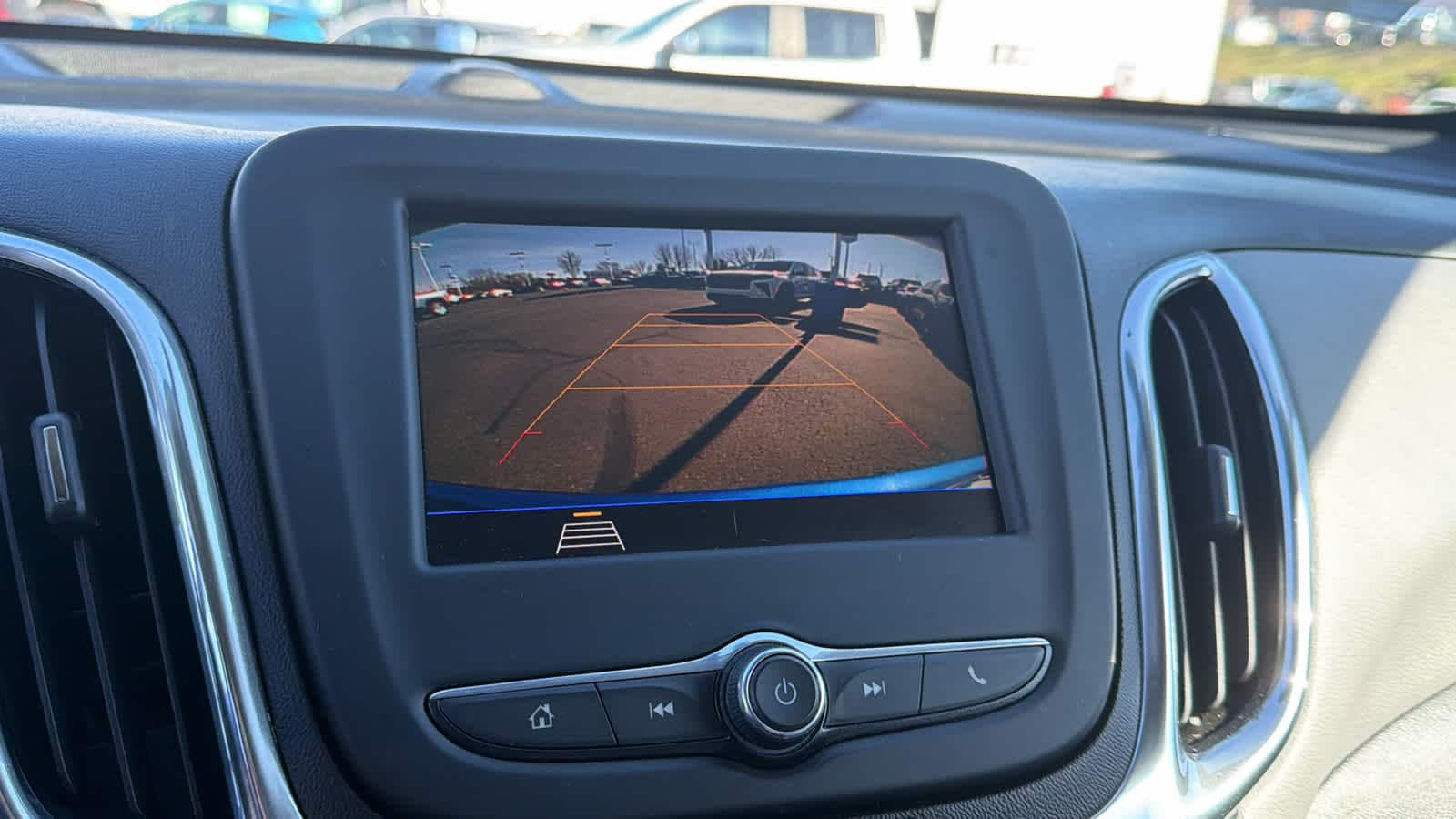 Thumbnail: 2020 Chevrolet Equinox - 16