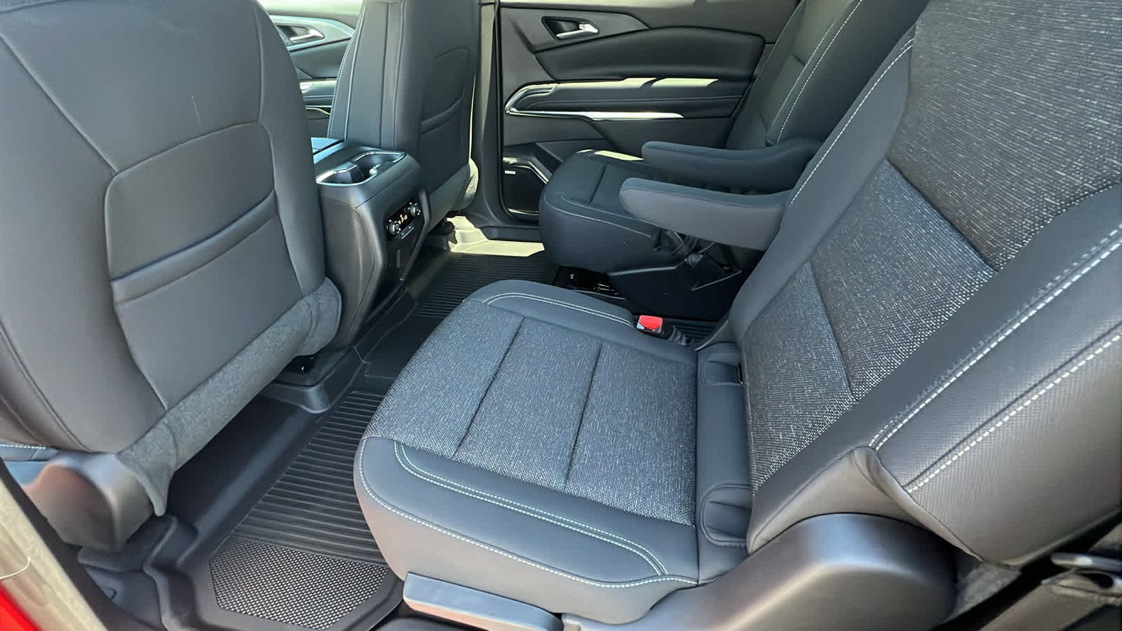 Thumbnail: 2025 Chevrolet Traverse - 24