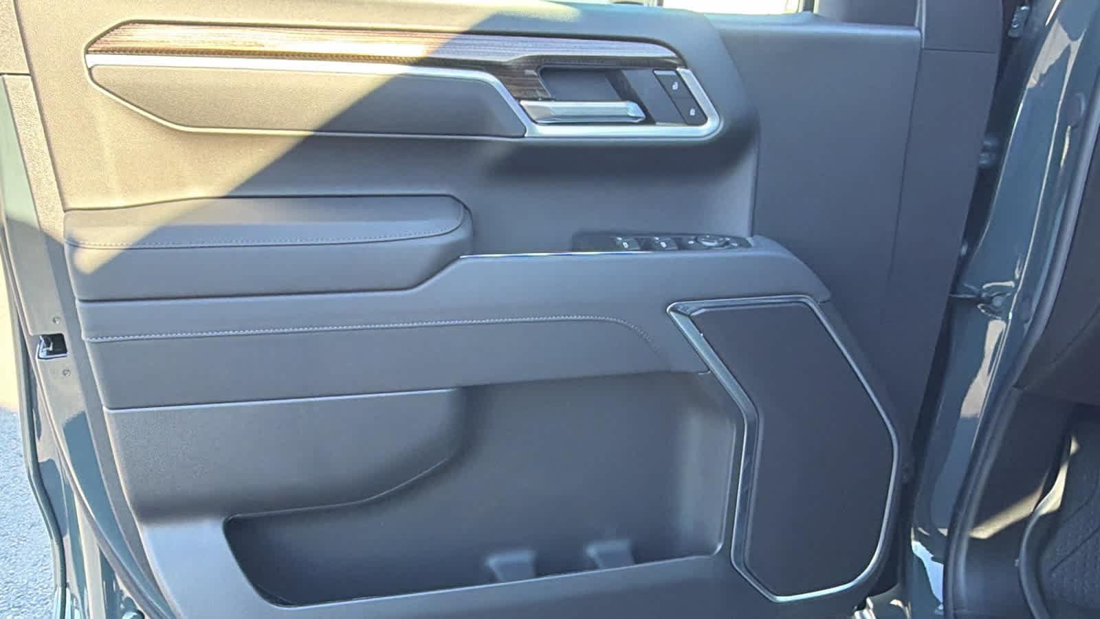 Thumbnail: 2026 Chevrolet Silverado 1500 - 23