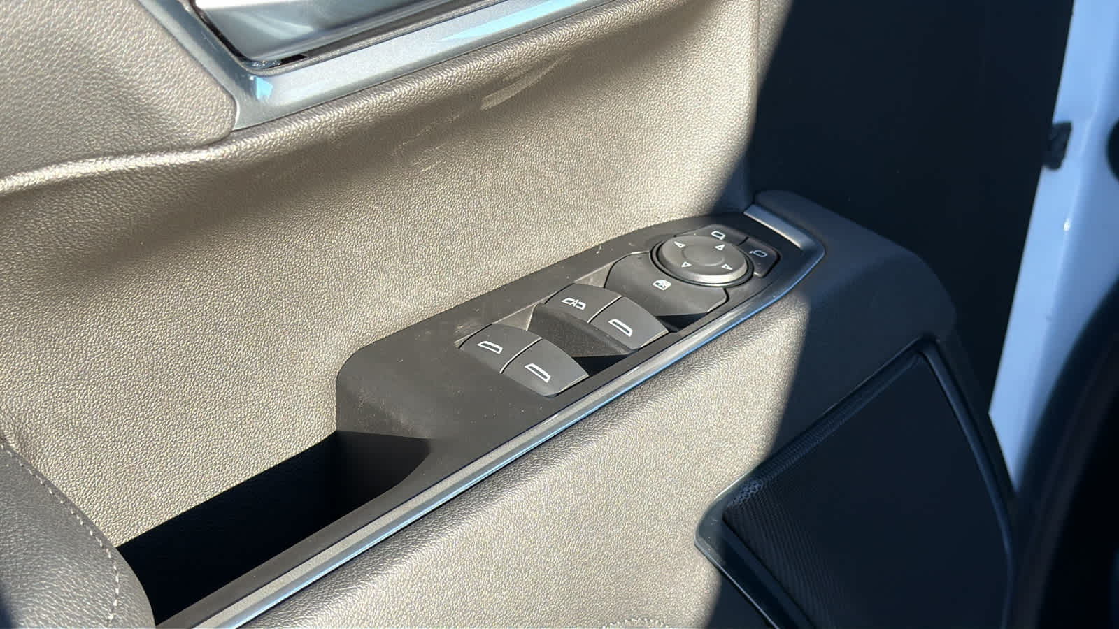 Thumbnail: 2026 Chevrolet Silverado 1500 - 22