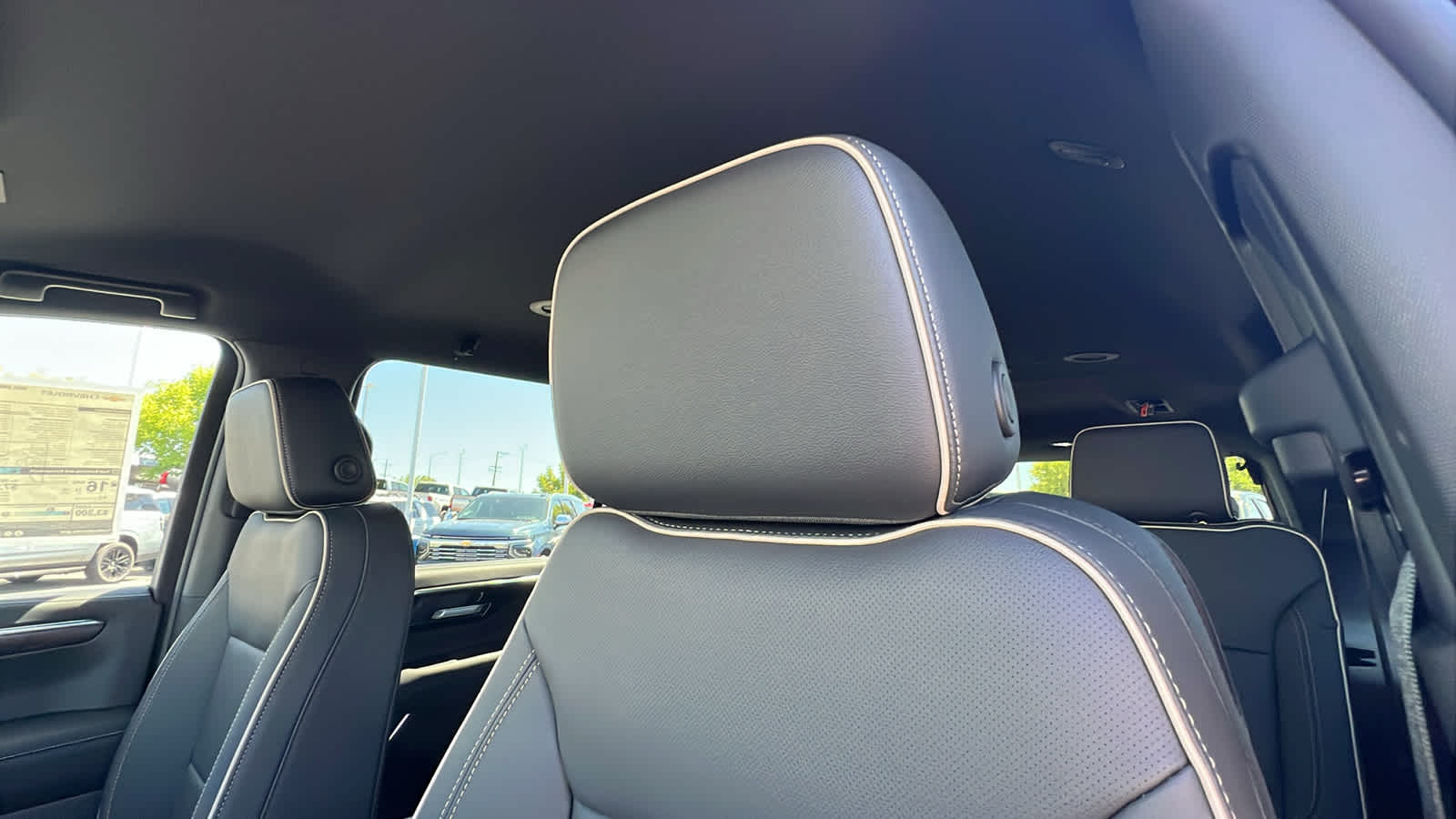 Thumbnail: 2025 Chevrolet Suburban - 11