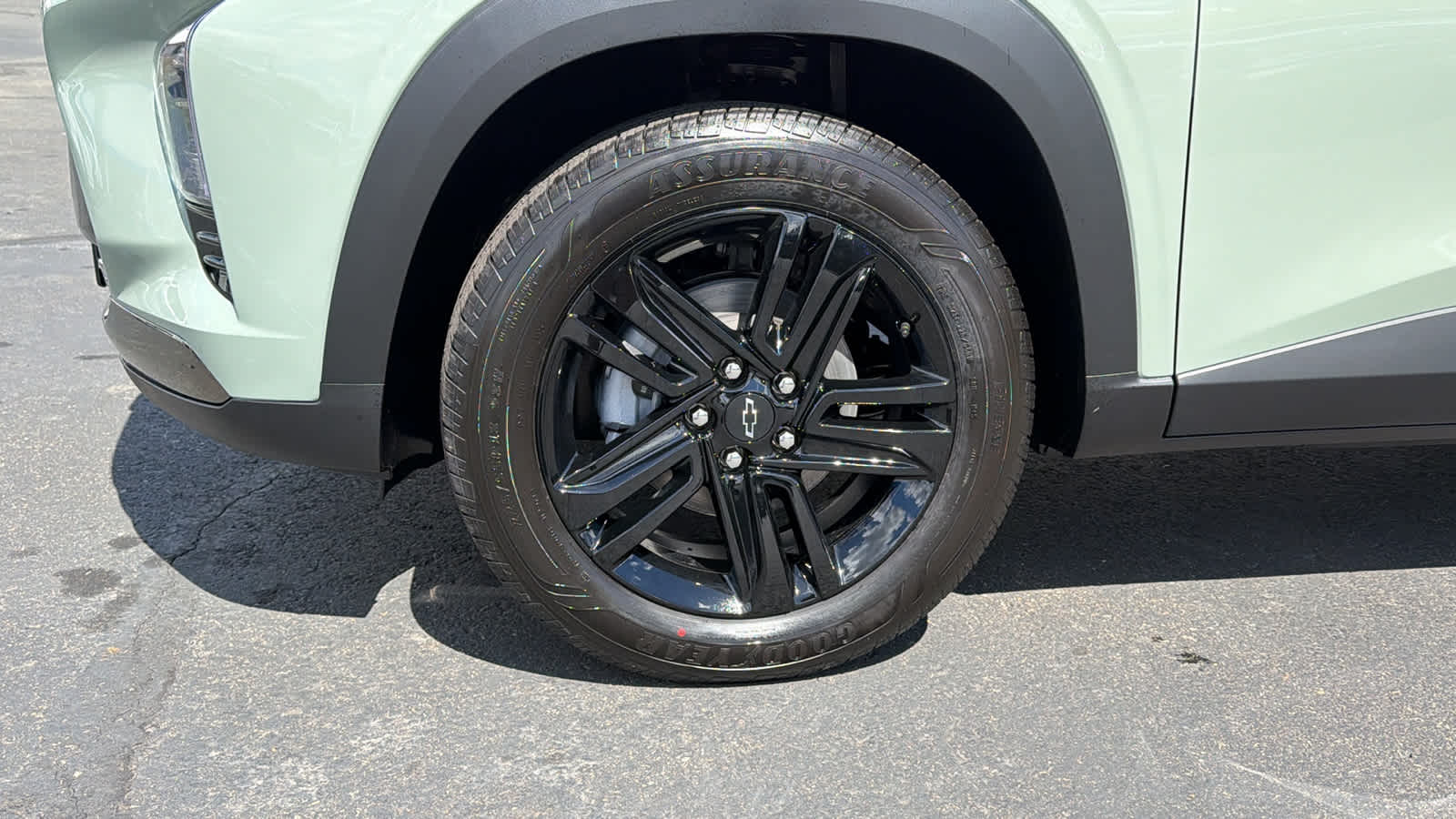 Thumbnail: 2026 Chevrolet Trax - 9