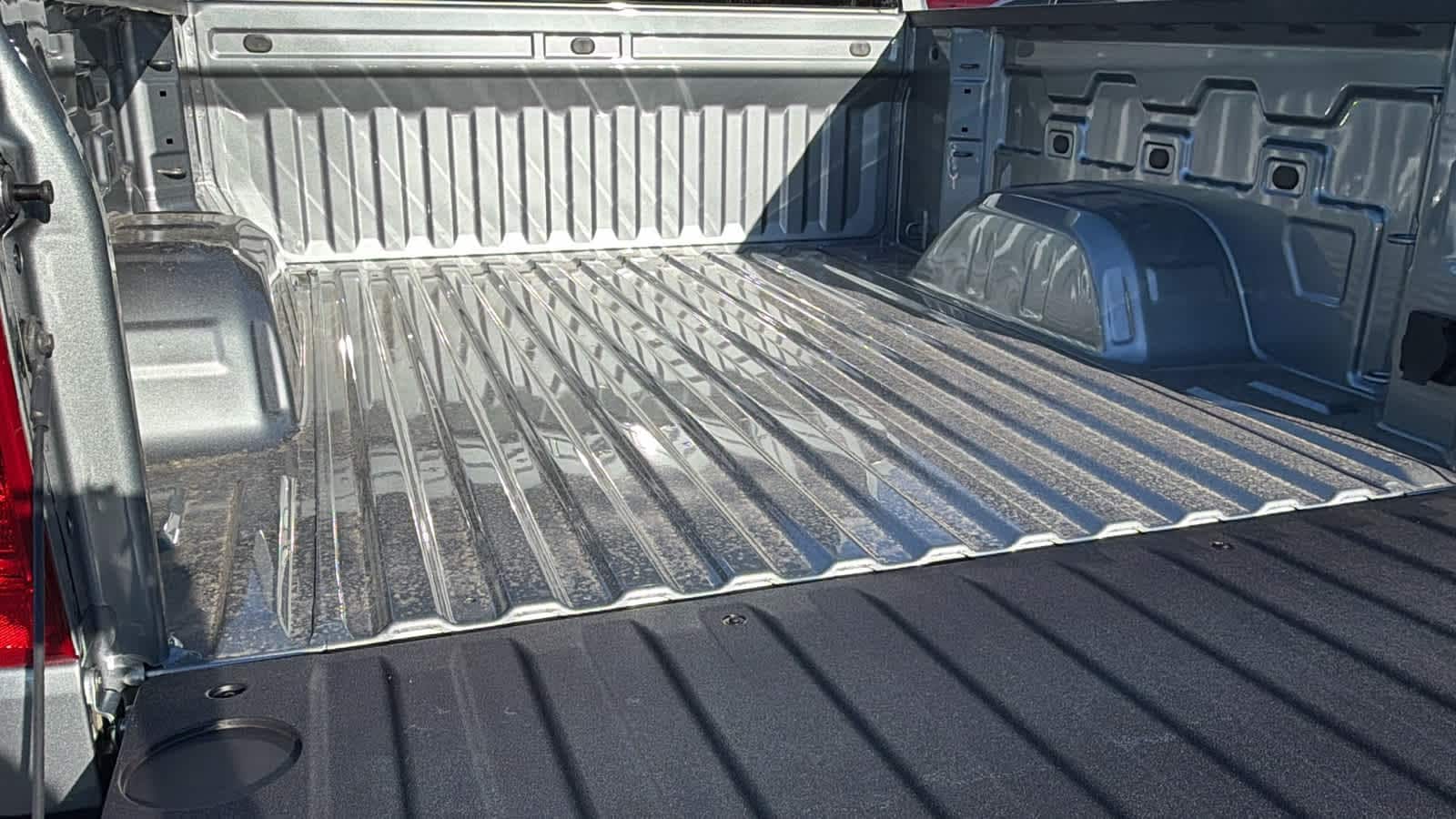 Thumbnail: 2026 Chevrolet Silverado 1500 - 27