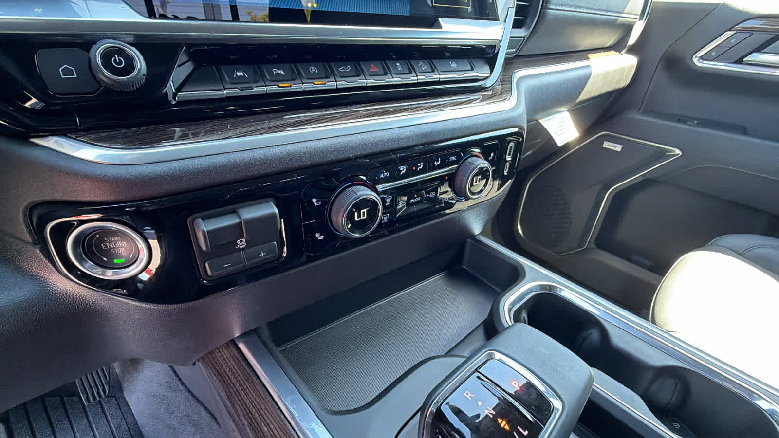 Thumbnail: 2026 Chevrolet Silverado 1500 - 14