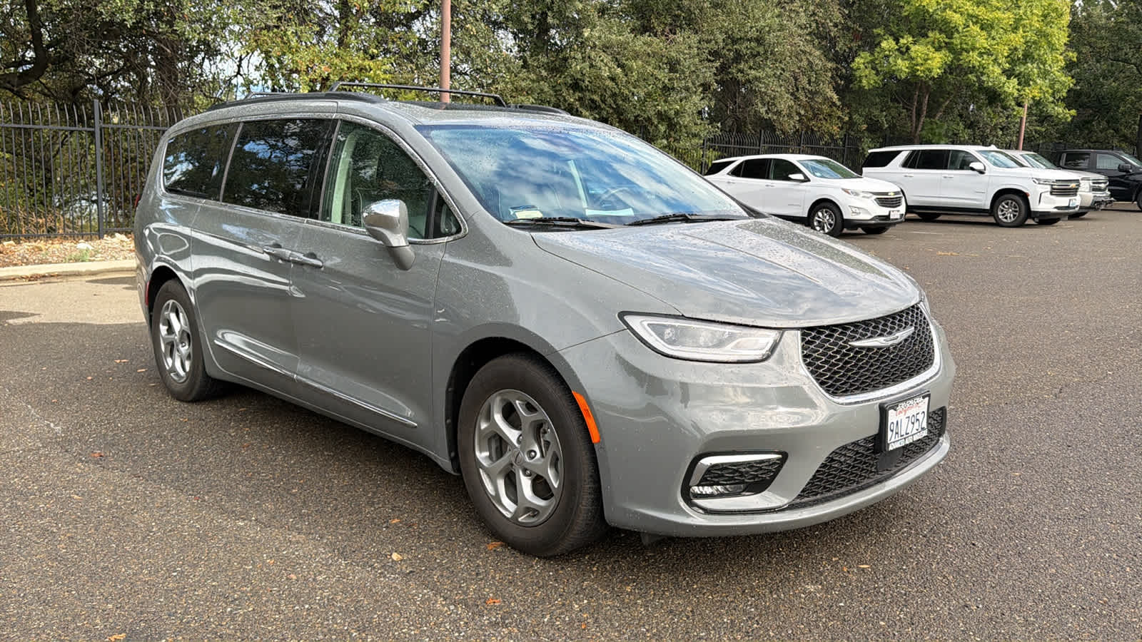 2022 Chrysler Pacifica Limited photo 3