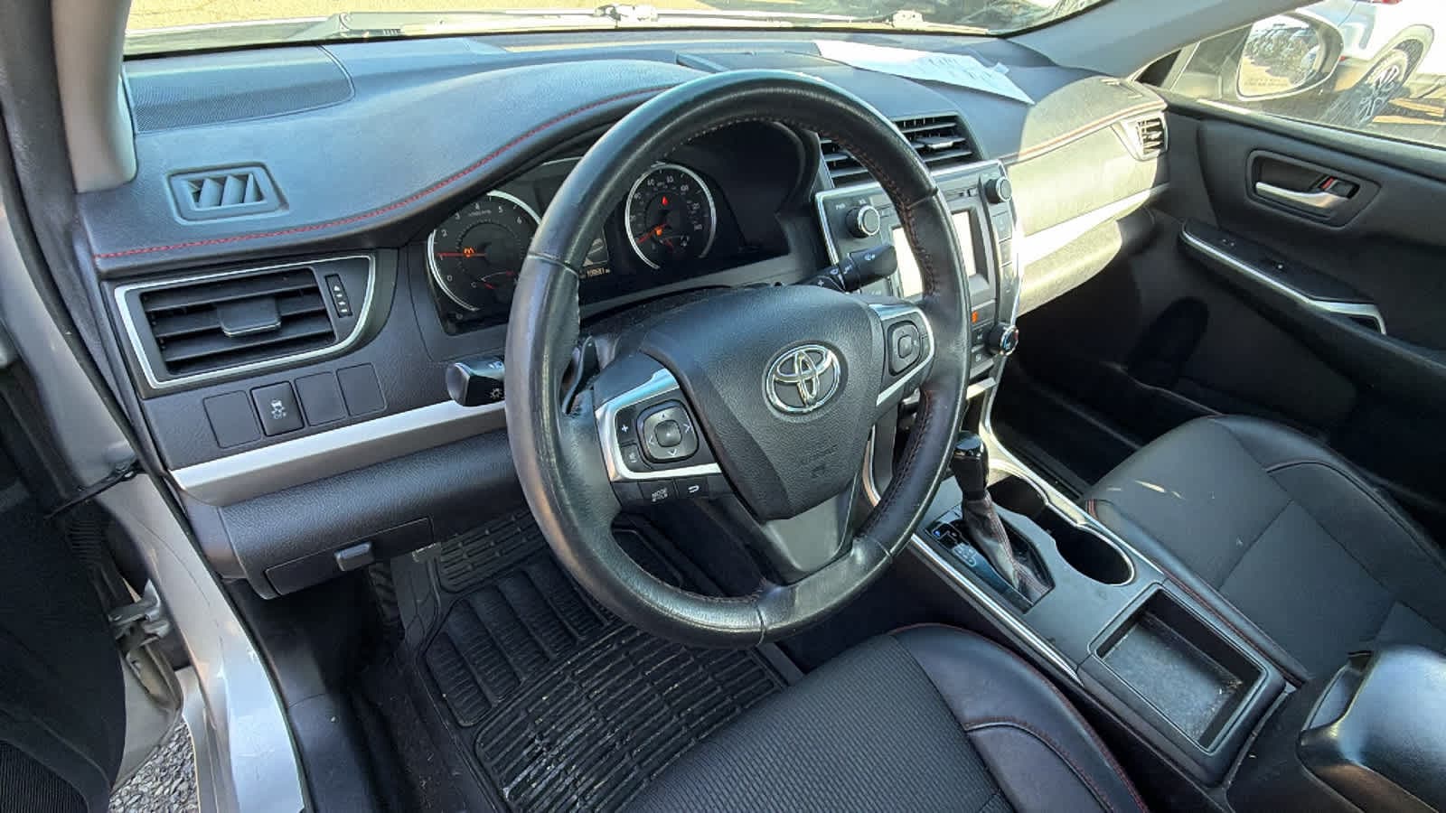 Thumbnail: 2017 Toyota Camry - 10