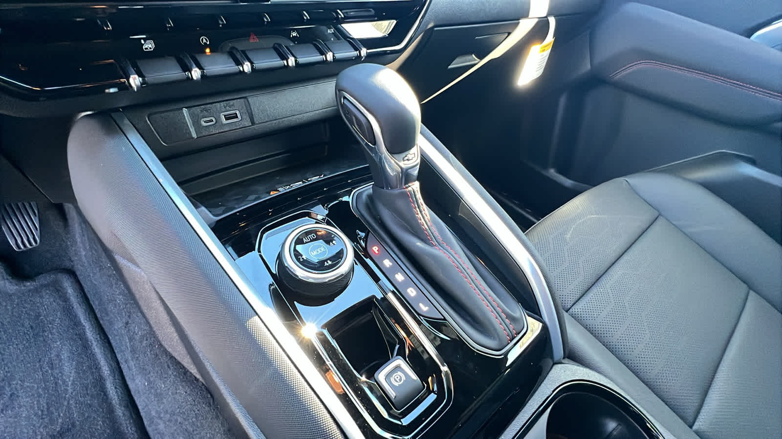 Thumbnail: 2026 Chevrolet Colorado - 13