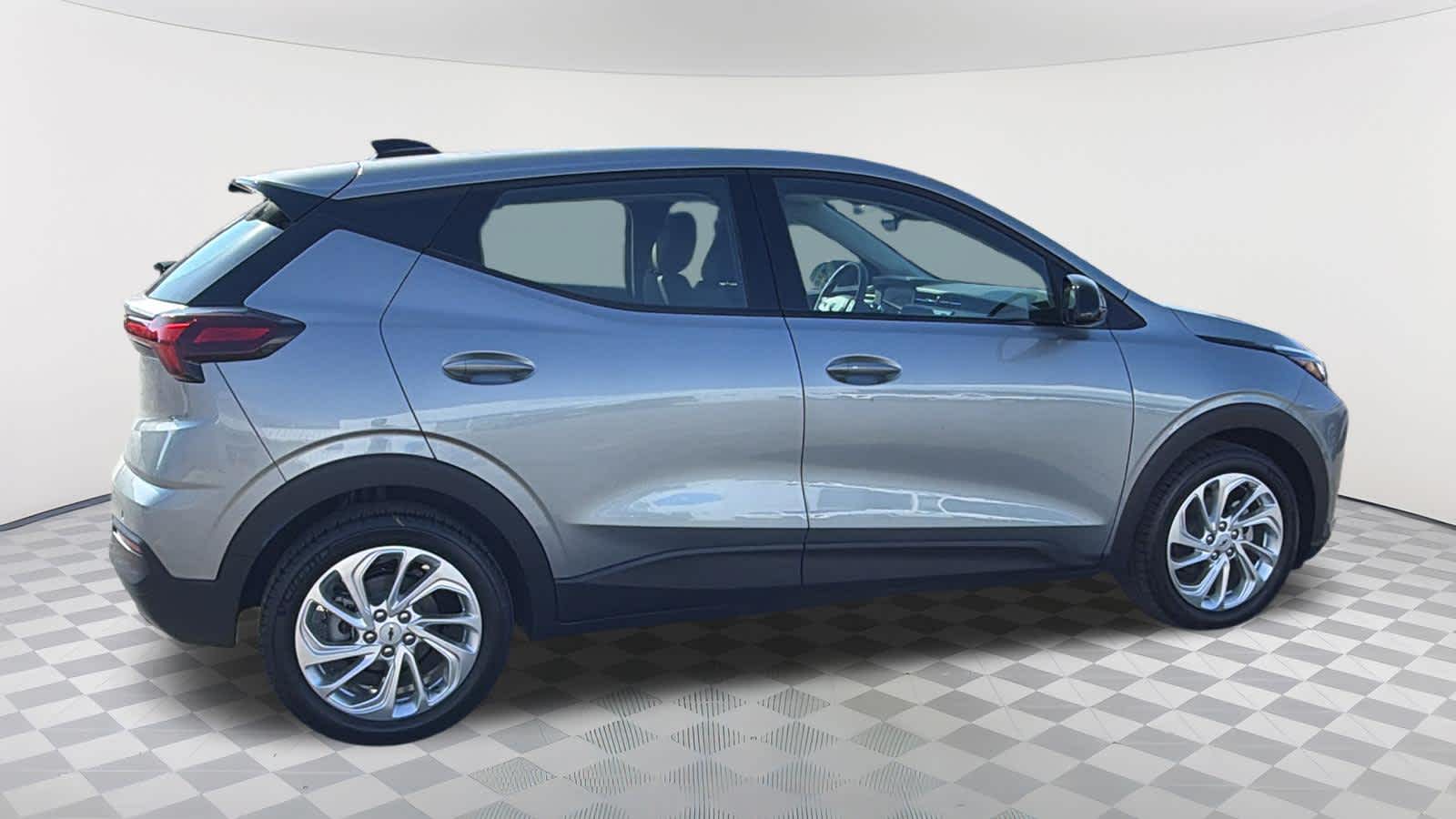 Thumbnail: 2027 Chevrolet Bolt EV - 4
