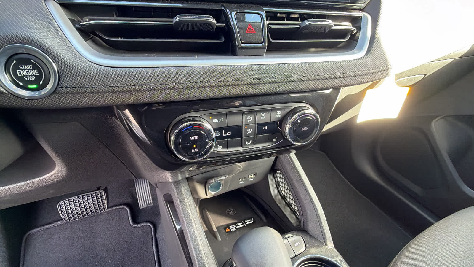 Thumbnail: 2026 Chevrolet TrailBlazer - 14