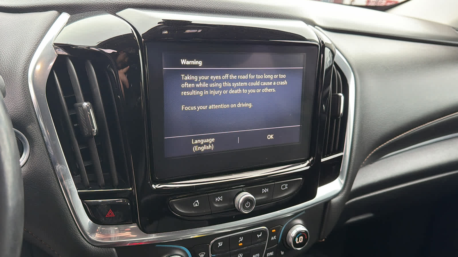 Thumbnail: 2021 Chevrolet Traverse - 14