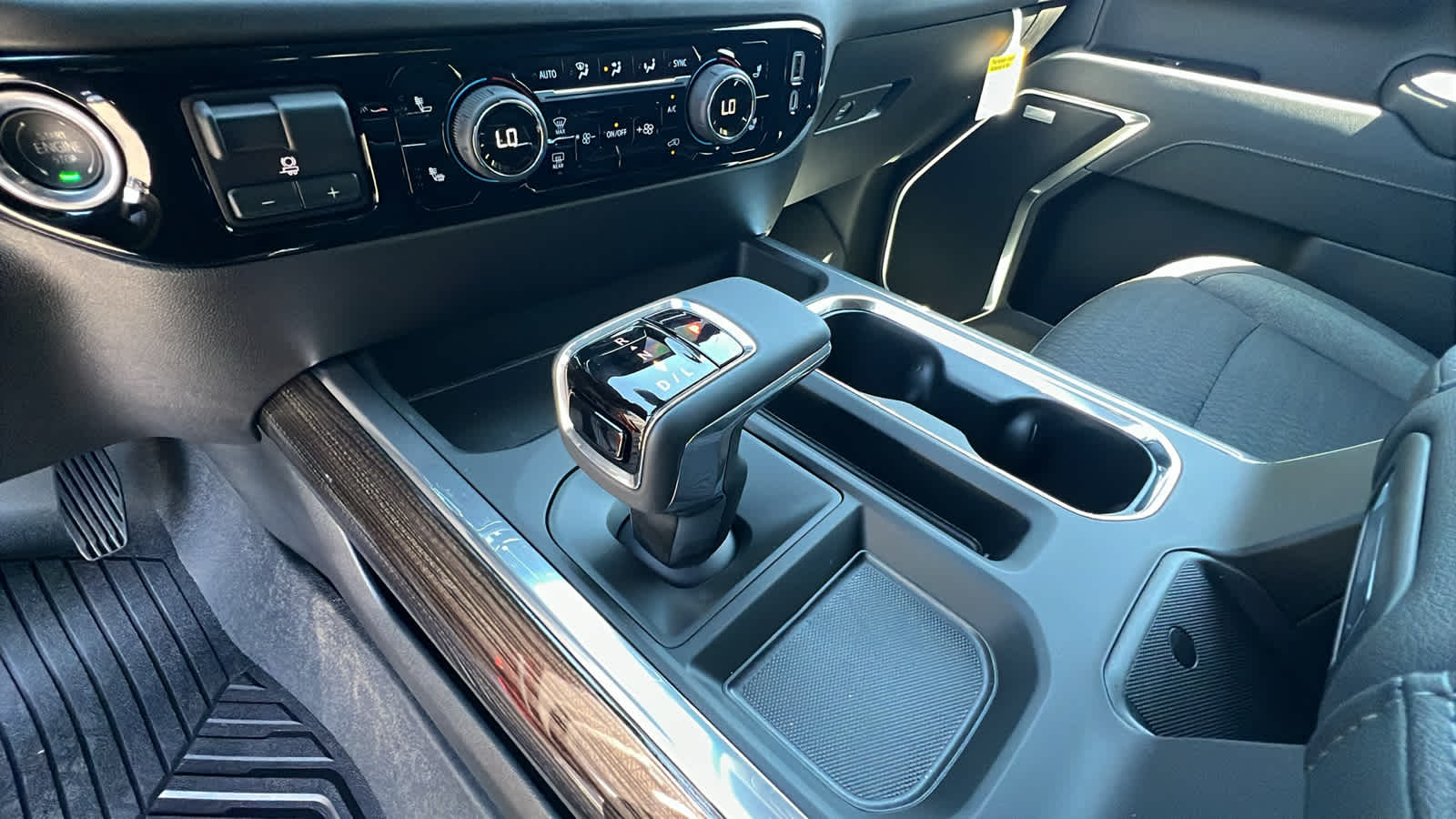 Thumbnail: 2026 Chevrolet Silverado 1500 - 13