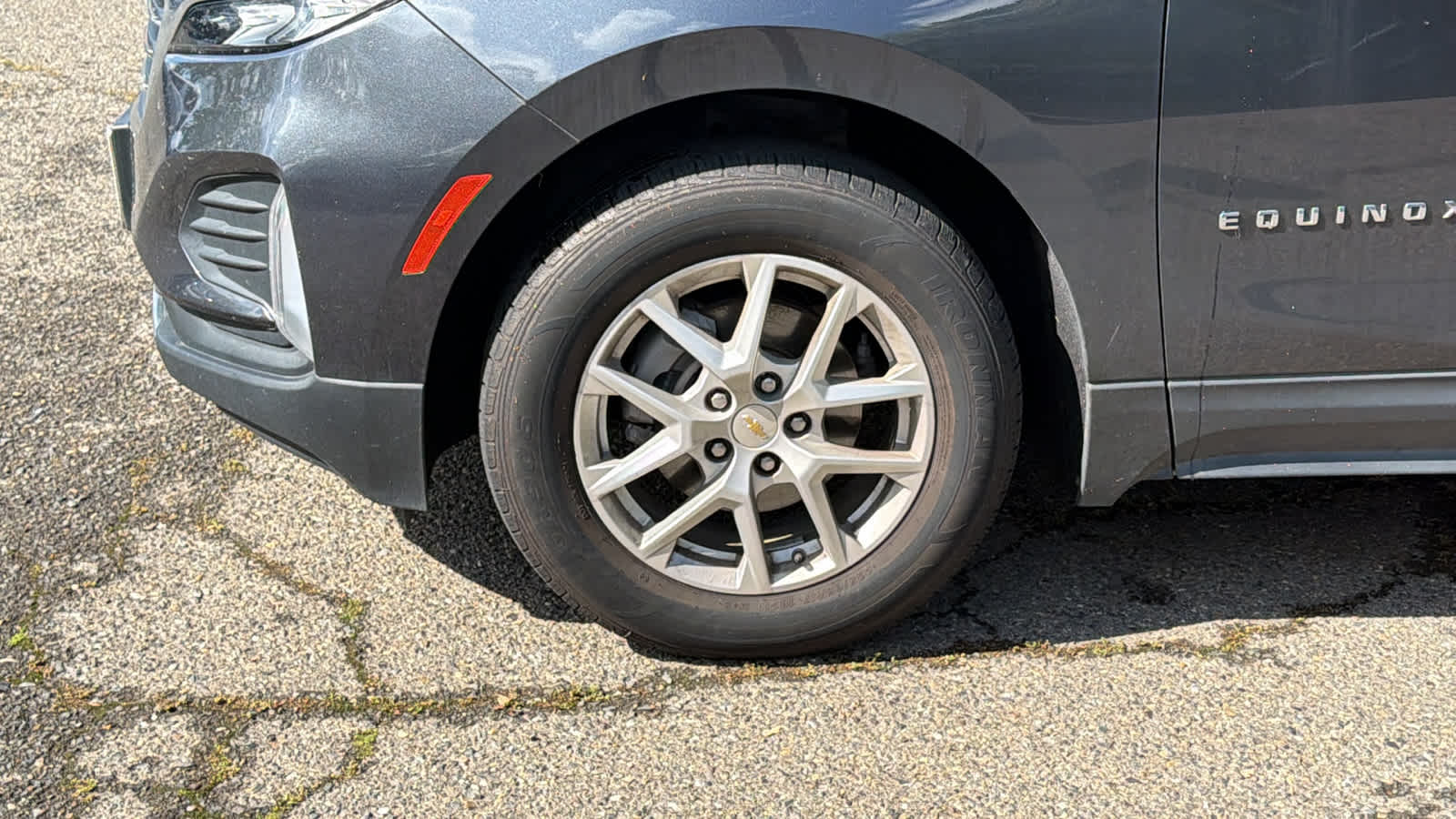 Thumbnail: 2022 Chevrolet Equinox - 9