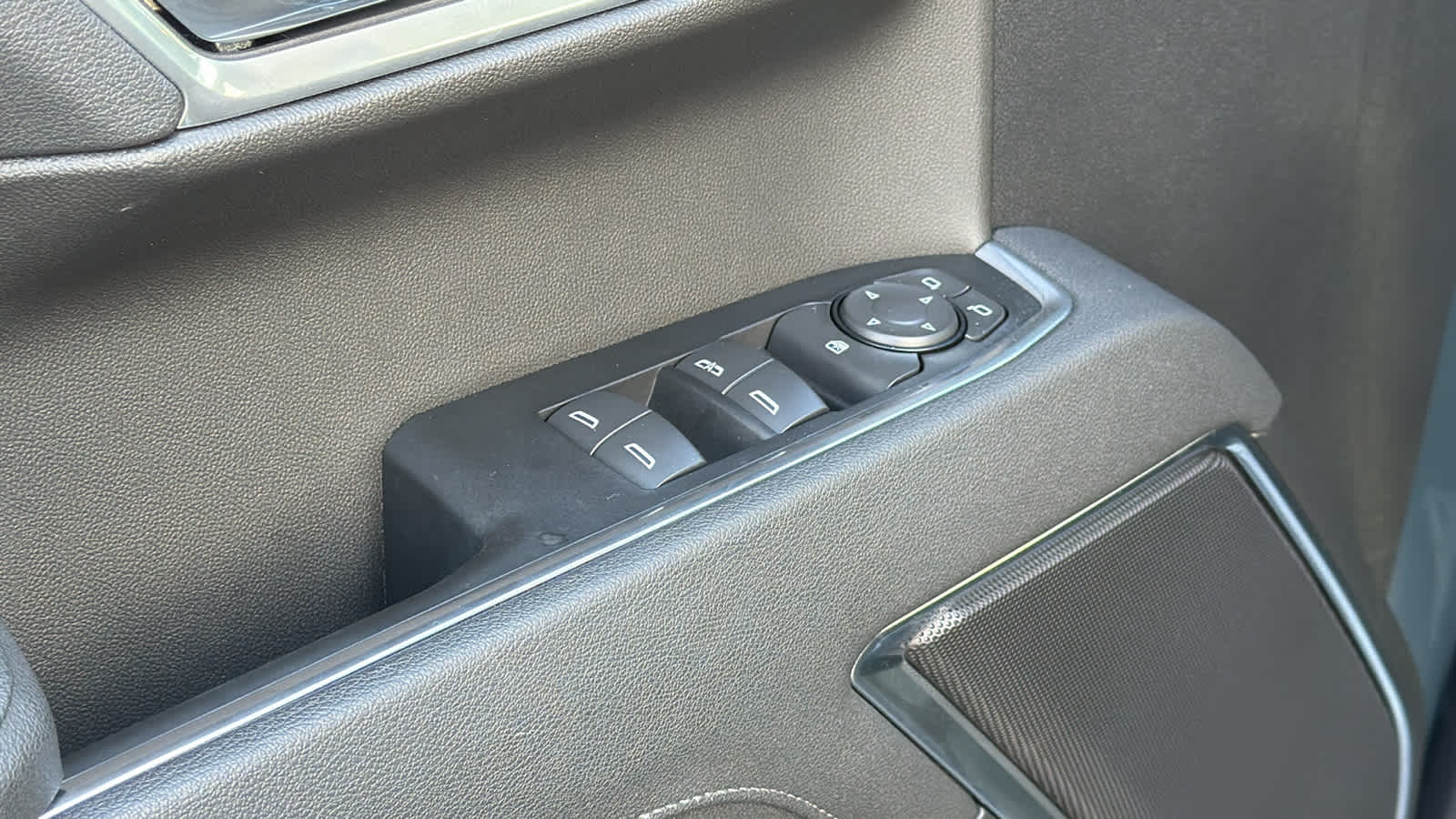 Thumbnail: 2026 Chevrolet Silverado 1500 - 22