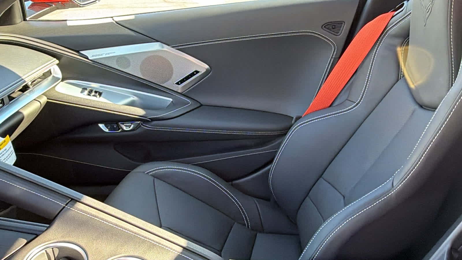 2027 Chevrolet Corvette 2LT - Photo 12
