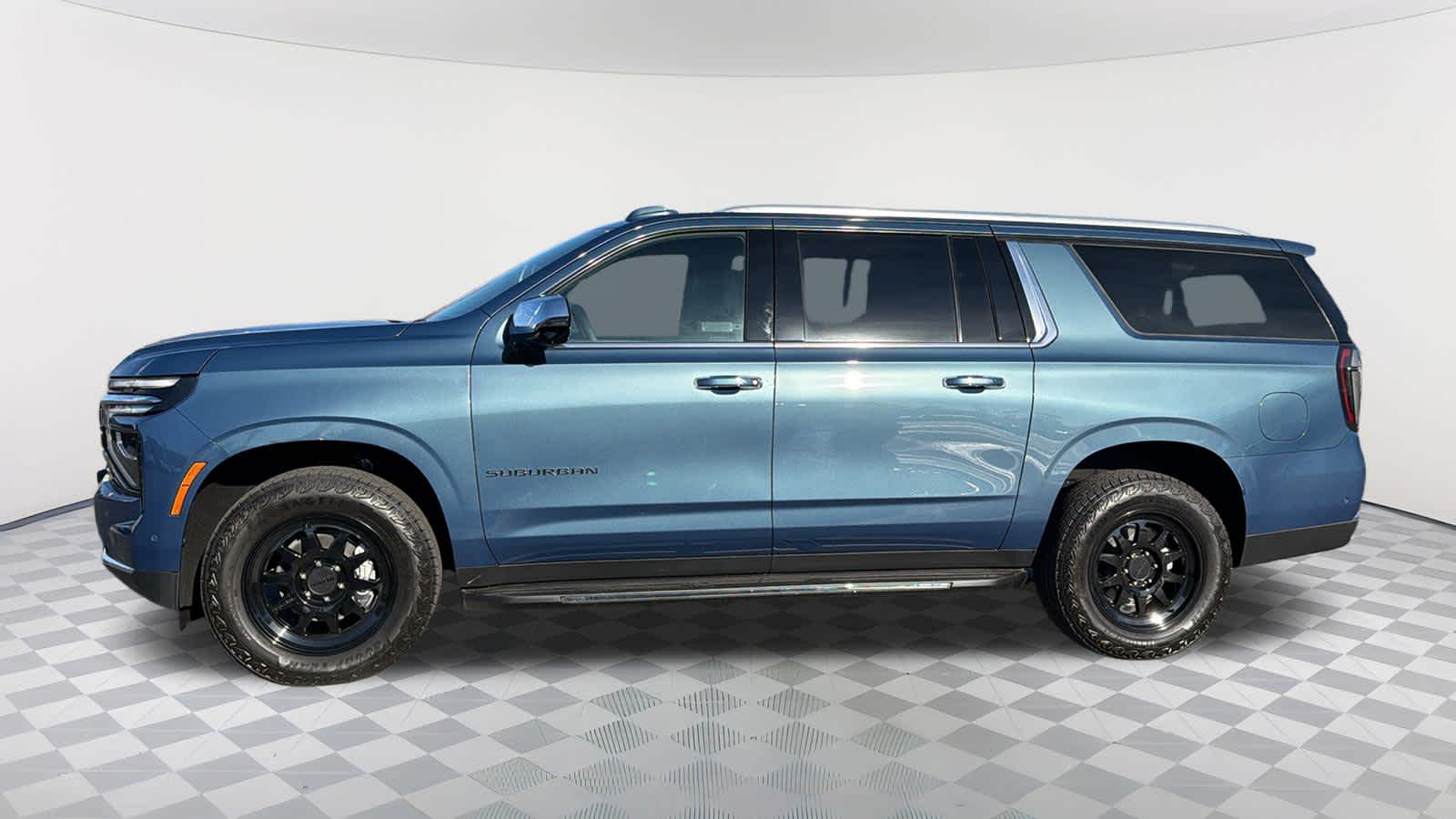 Thumbnail: 2025 Chevrolet Suburban - 8