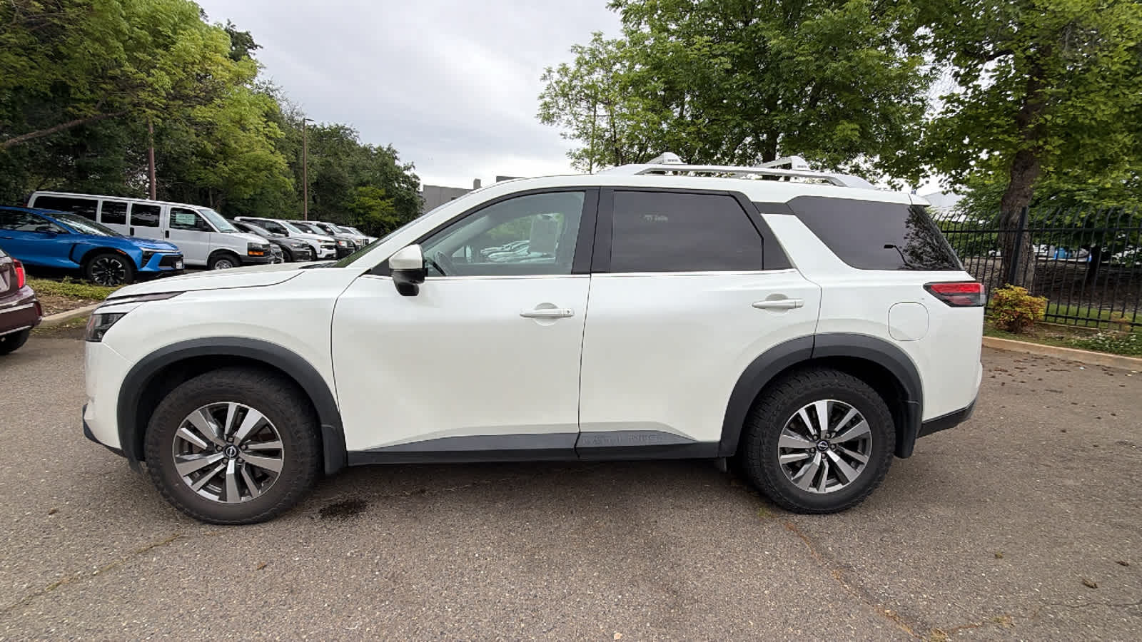 Thumbnail: 2022 Nissan Pathfinder - 8