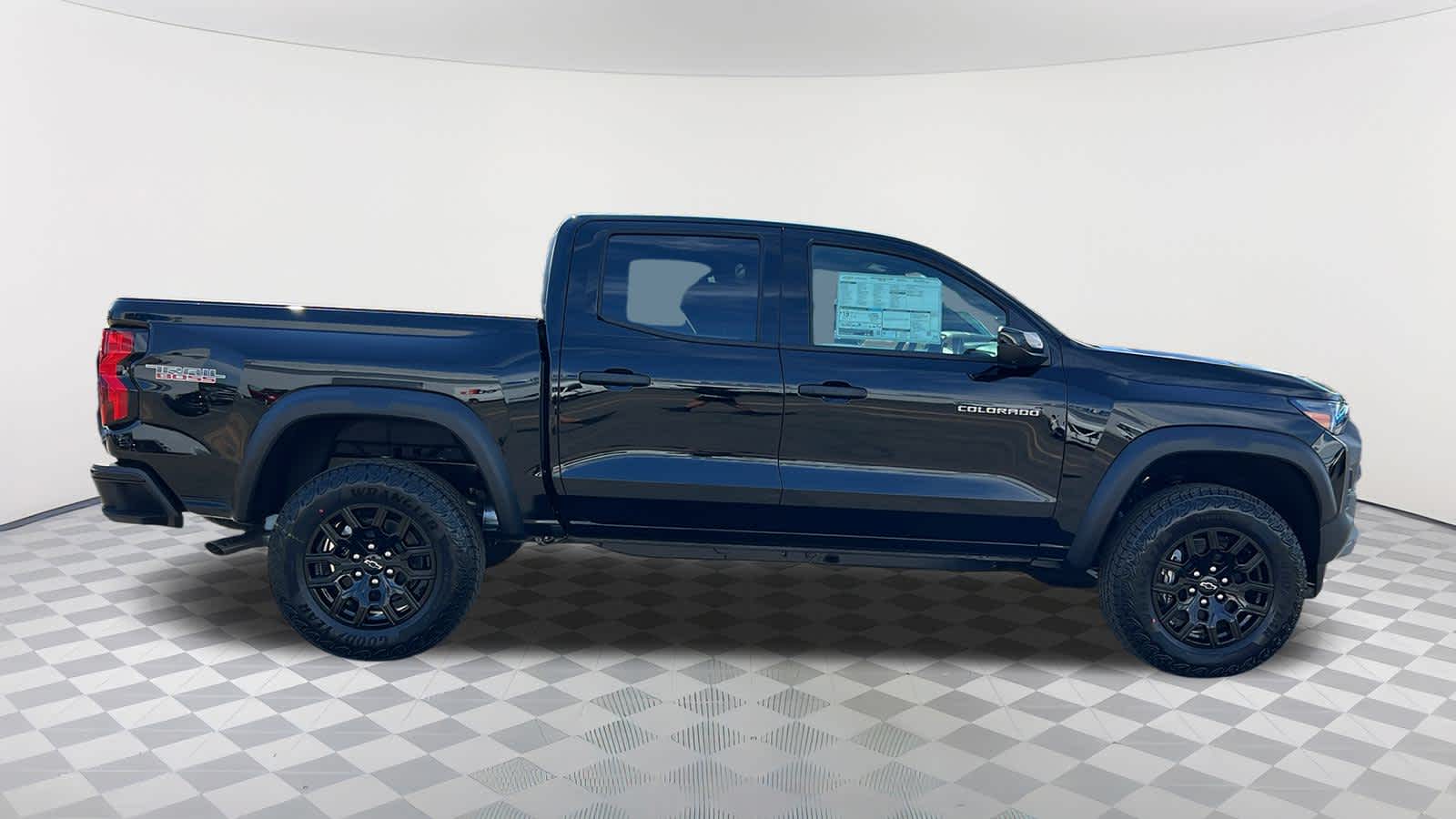 2026 Chevrolet Colorado Trail Boss photo 3