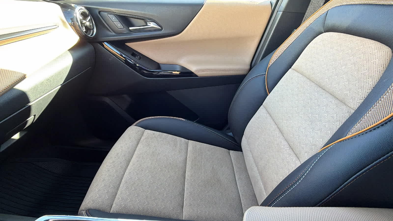 Thumbnail: 2026 Chevrolet Equinox - 12