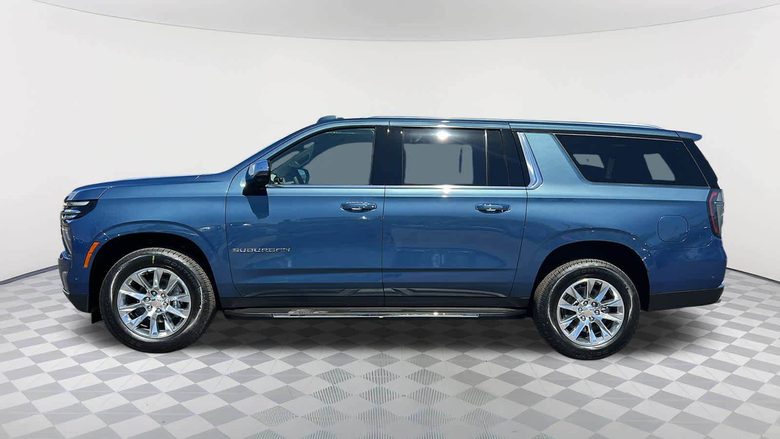 Thumbnail: 2025 Chevrolet Suburban - 8